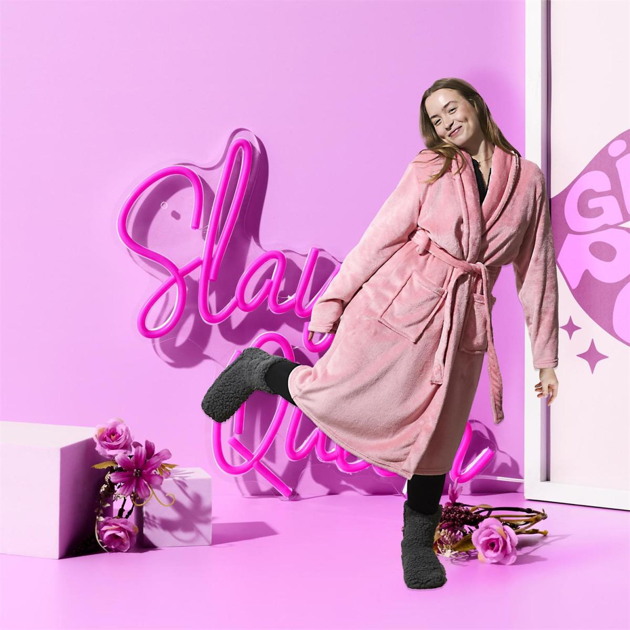 Voir la diapositive 6 : The concept Factory Robe de chambre sherpa  flemme de ouf  rose