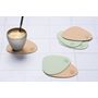 Voir la diapositive 2 : BJORN Sous-verre curve réversible - 6 pièces - Cuir recyclé rose pâle et vert pâle