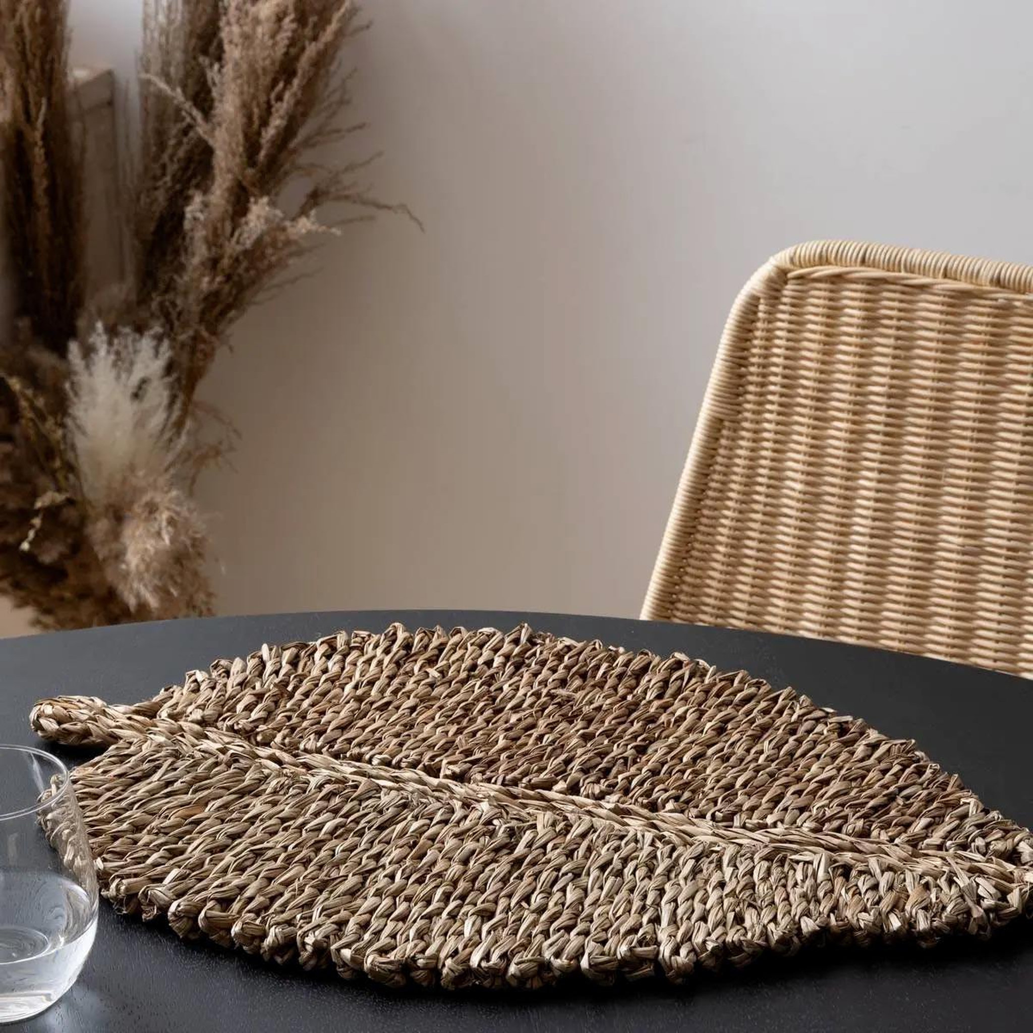 Voir la diapositive 2 : SECRET DE GOURMET Set de table en roseau  feuille  33x48cm naturel