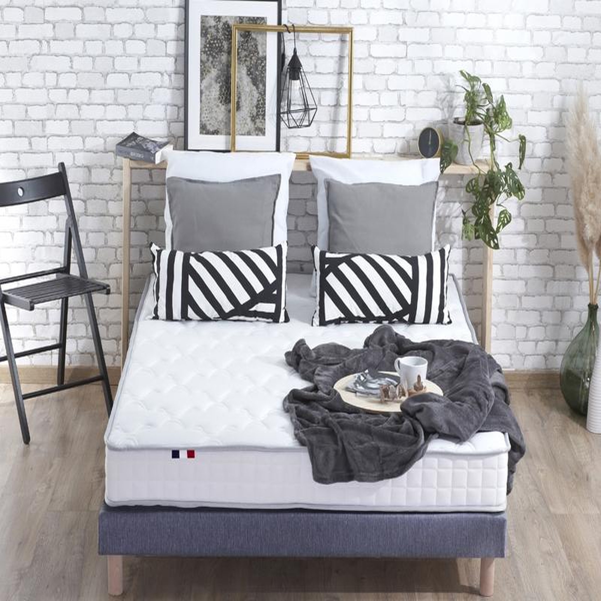 Voir la diapositive 4 : Matelas mousse accueil mémoire de forme 140x190 cm LAVANDOU