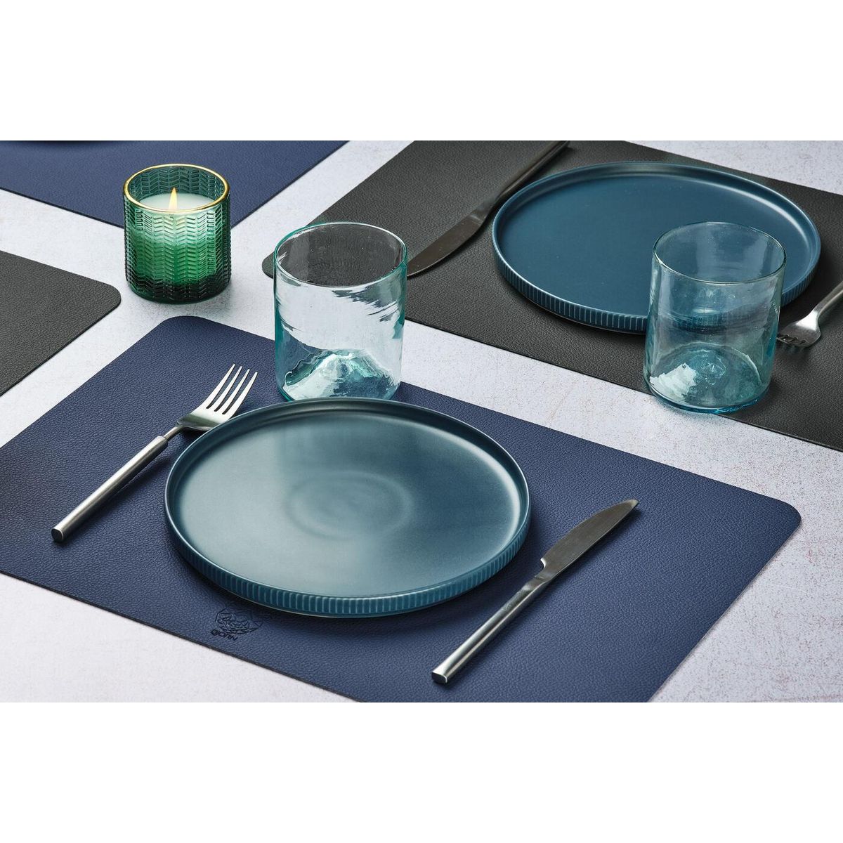 BJORN Set de table rectangulaire réversible - 6 pièces - Cuir recyclé bleu nuit et gris anthracite