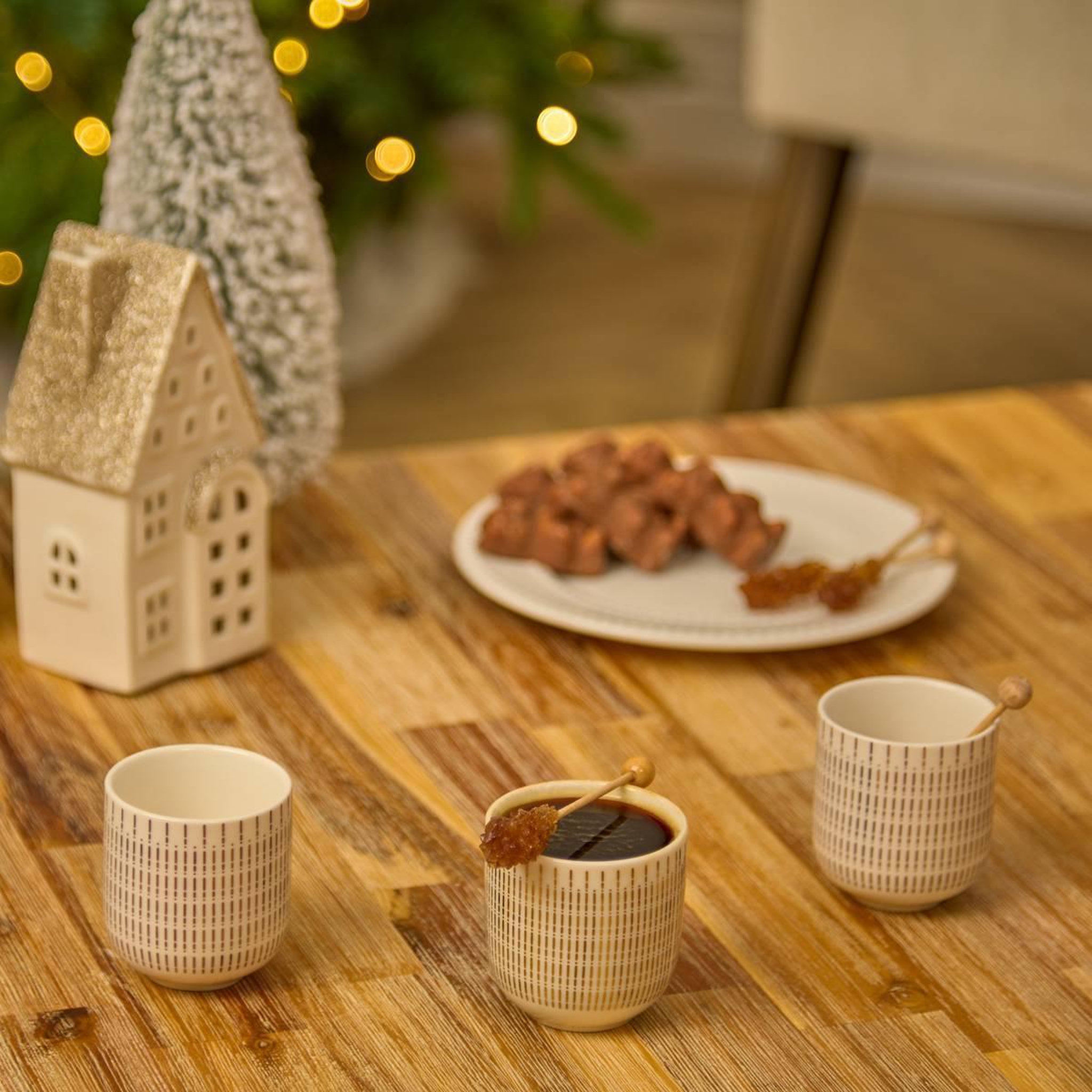 Voir la diapositive 3 : SECRET DE GOURMET Coffret 6 tasses à espresso  lunis  10cl doré