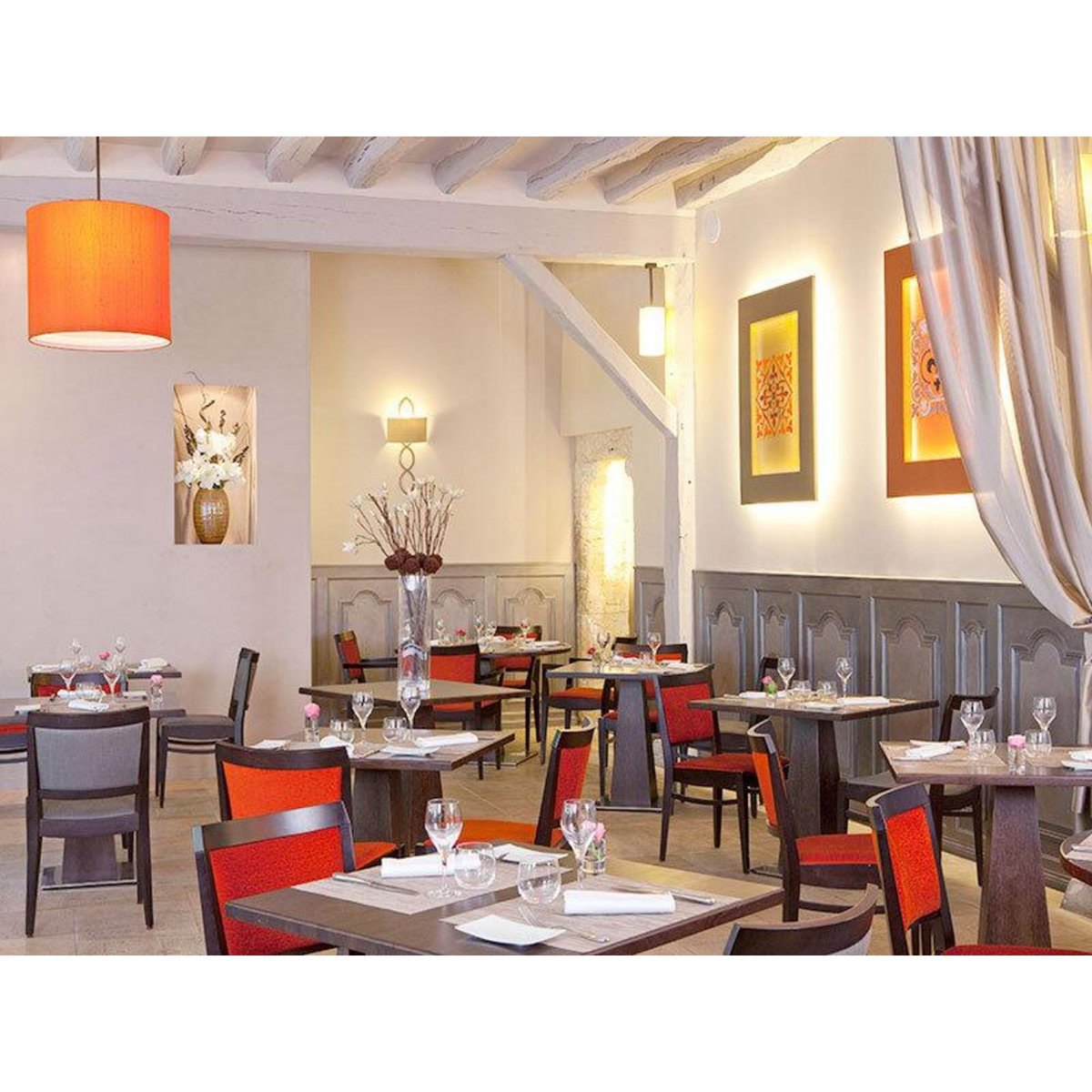 Smartbox 2 jours avec dîner et spa pour 2 à l'Hôtel Aux Vieux Remparts - Coffret Cadeau Séjour