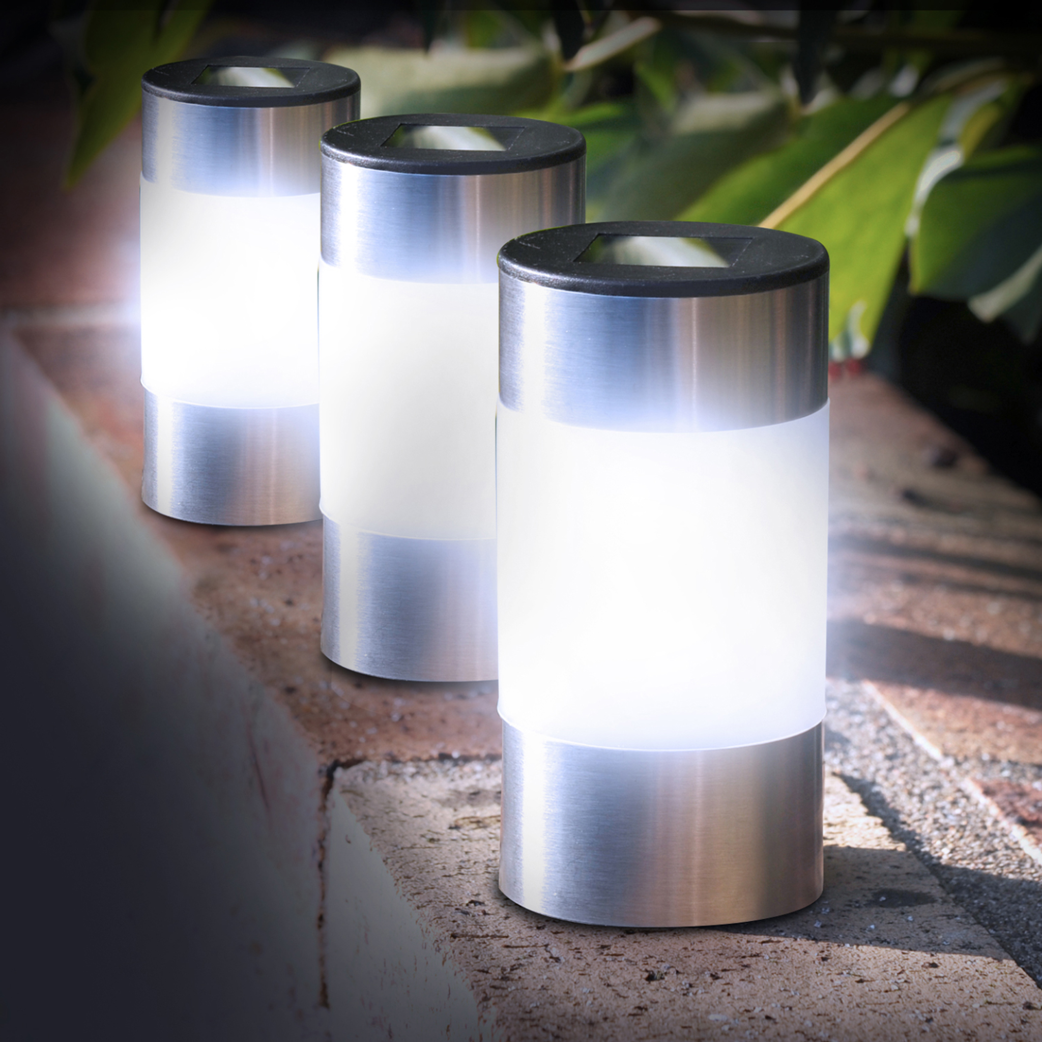 Voir la diapositive 3 : ID MARKET Lot de 8 bornes solaires design inox 2 en 1