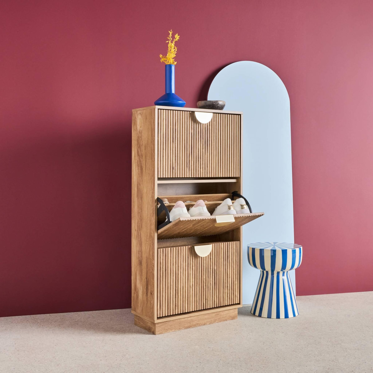 SWEEEK Meuble à chaussures décor bois de manguier rainuré 3 abattants - L 60 x P 25 x H 121 cm - Celian