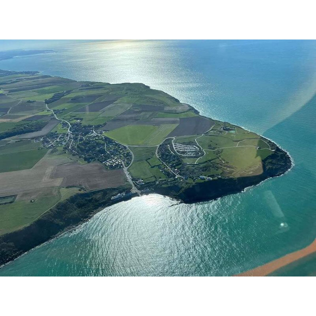 Smartbox Les falaises d'Étretat vues du ciel : vol de 30 min en avion Cessna 172 pour 1 à 3 personnes - Coffret Cadeau Sport & Aventure