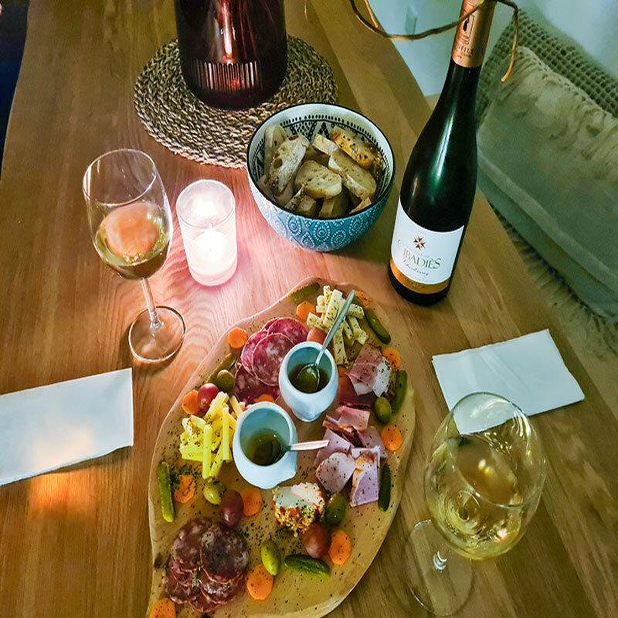 Voir la diapositive 3 : Smartbox 2 jours insolites en tonneau avec dîner, modelage et accès privatif au spa près de strasbourg - coffret cadeau séjour