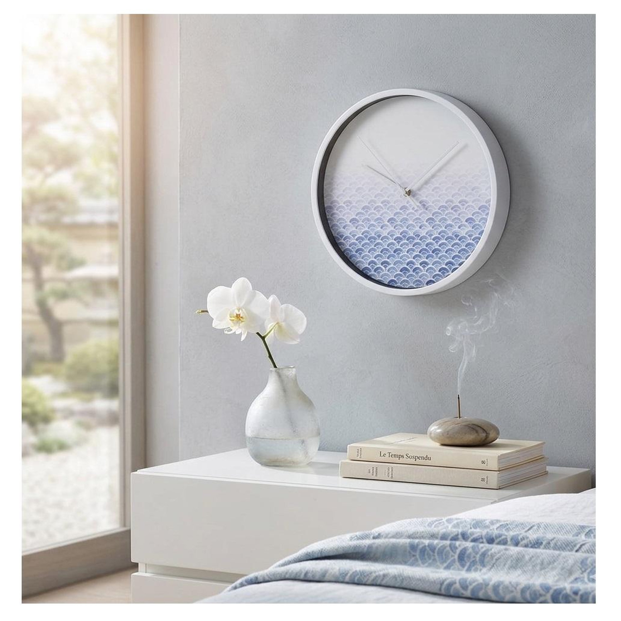 Voir la diapositive 3 : Eden Horloge modele blue wave design et moderne