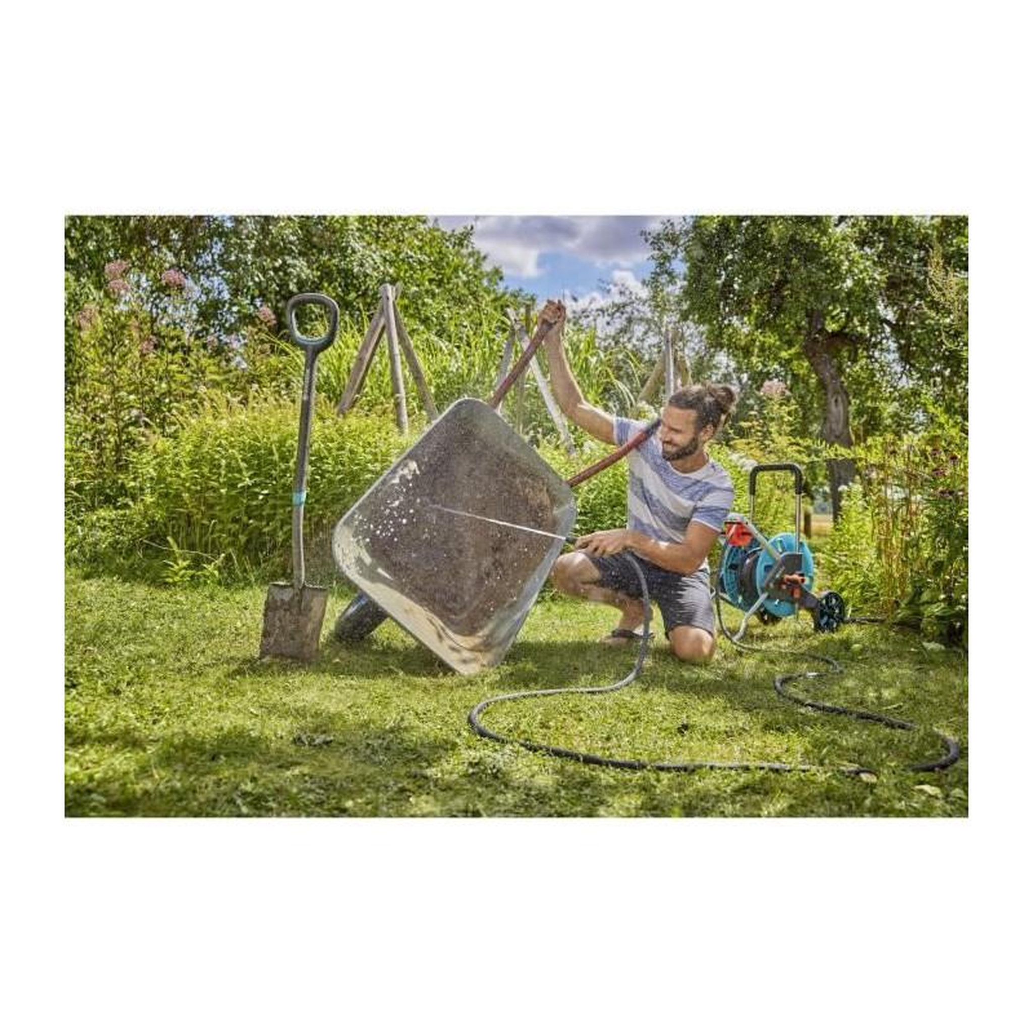 Voir la diapositive 2 : Gardena Kit tuyau Liano™Life 30m, Ø 13mm + pièces GARDENA System - léger et résistant