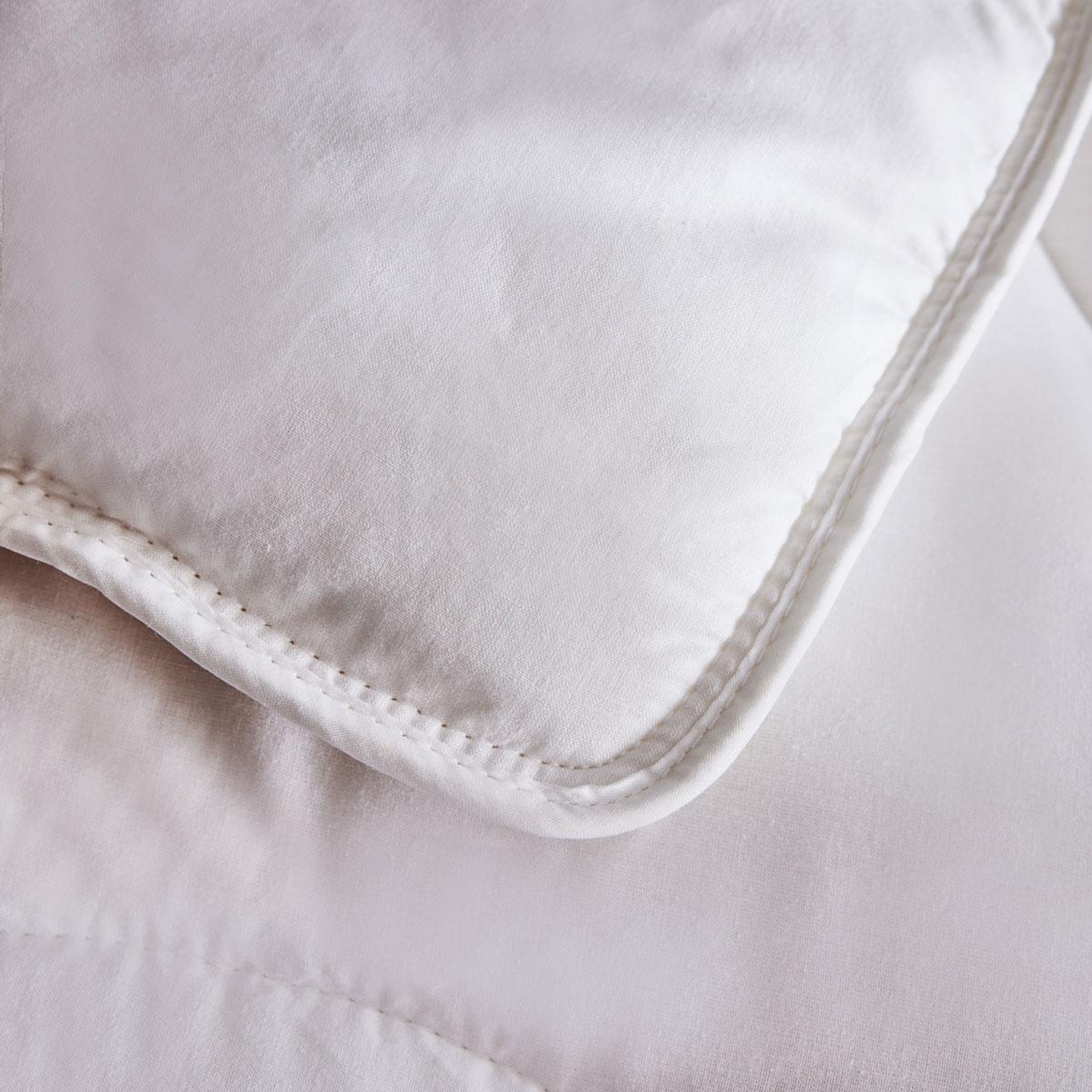 Voir la diapositive 4 : DUNLOPILLO Couette Lovely Night - Chaude