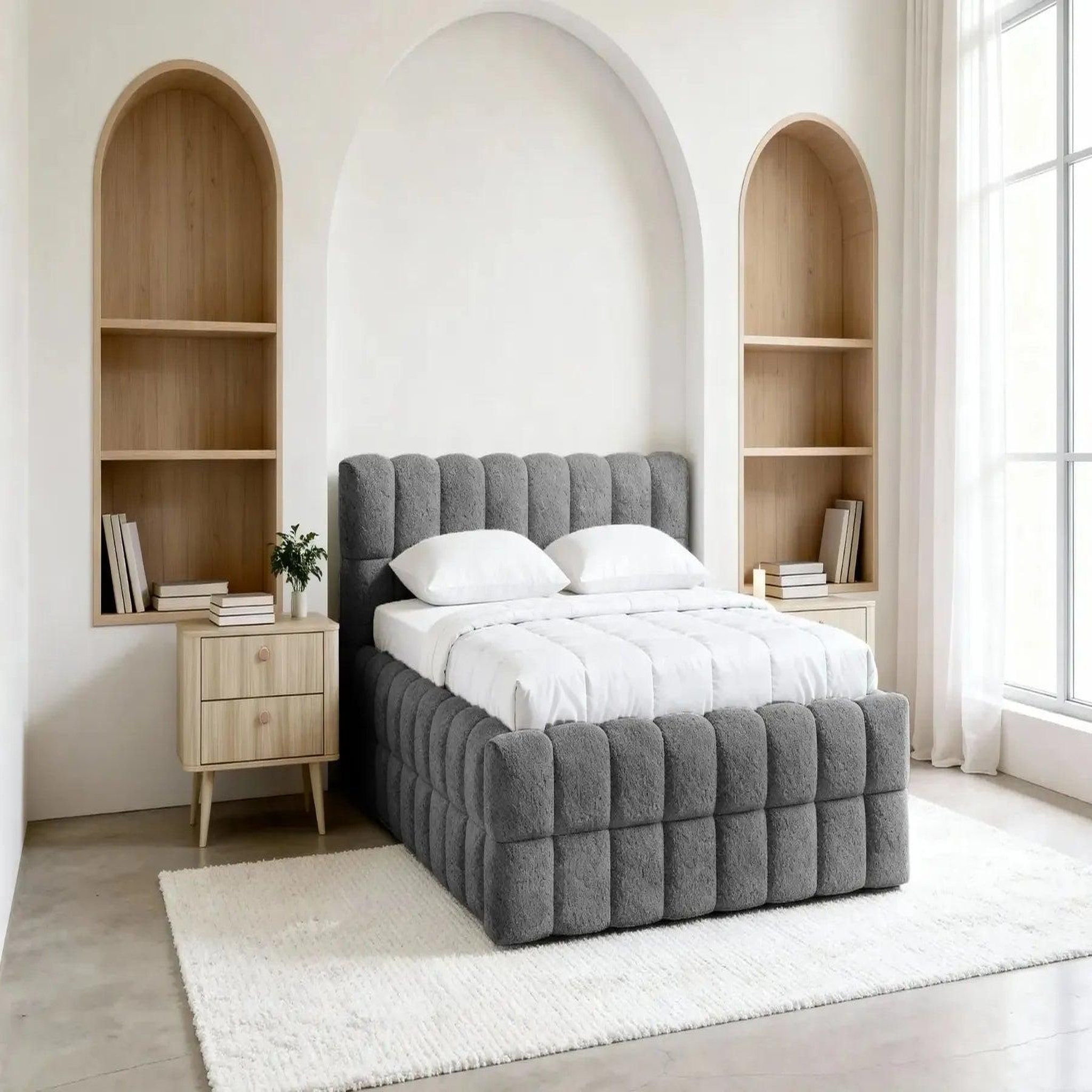 Voir la diapositive 2 : CASANOVA PARIS Voltaire - lit coffre tissu bouclette gris foncé