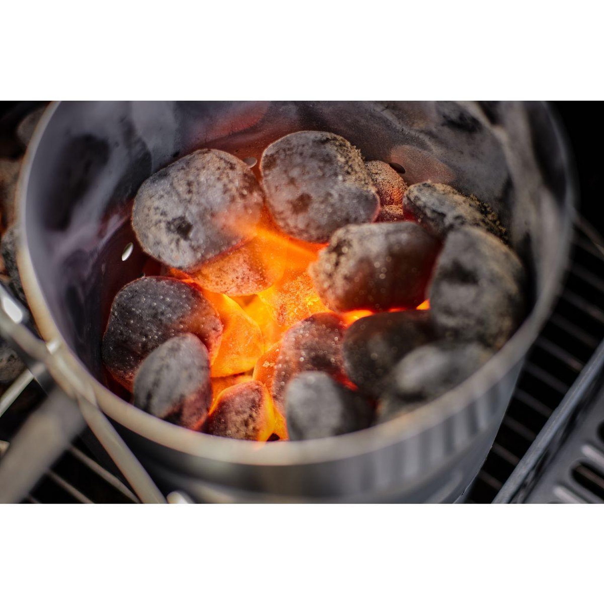 Voir la diapositive 4 : Weber Briquette de charbon de briquettes 8kg de noix de coco