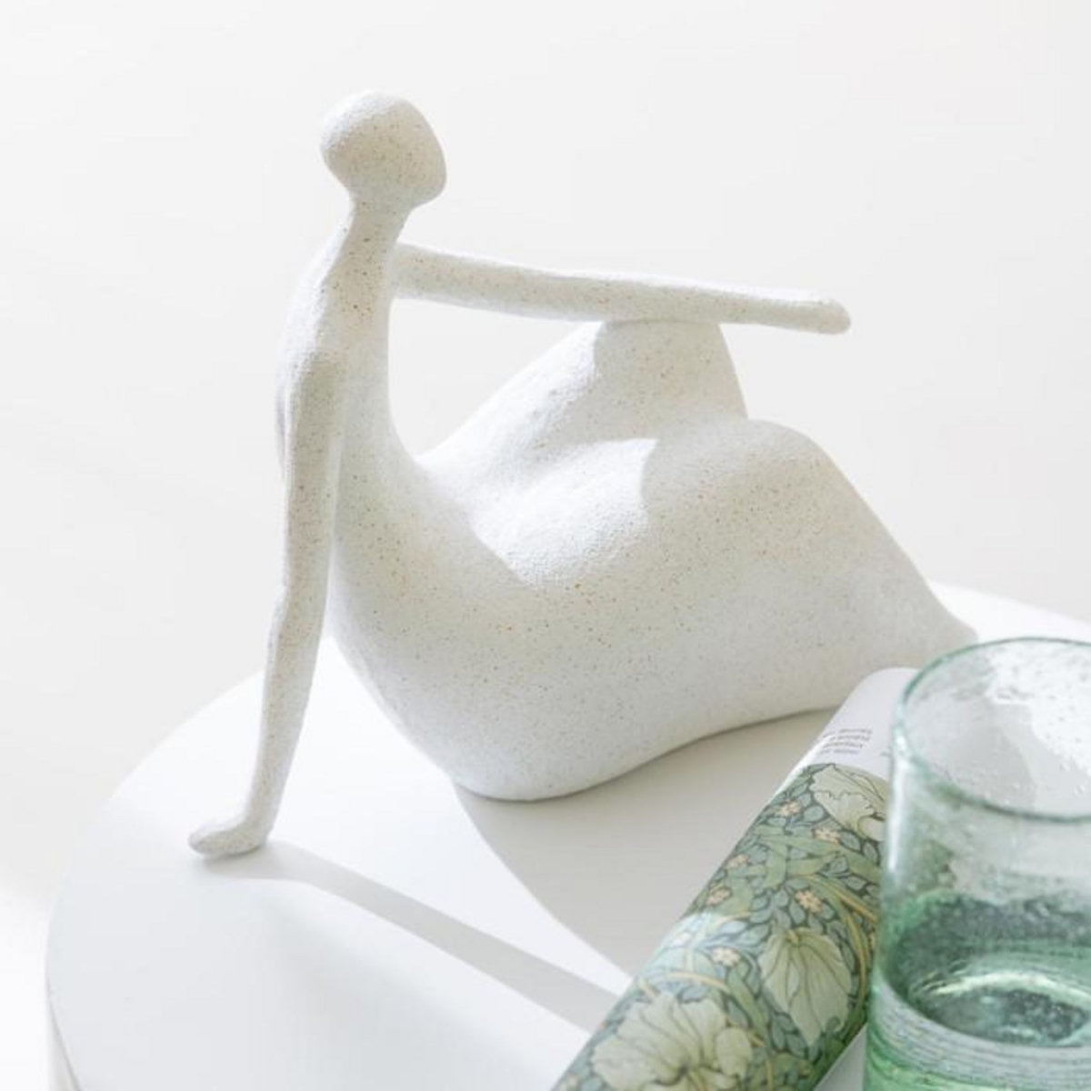 Paris Prix Lot de 2 Statuettes Femmes Assises  Moderne  25cm Blanc