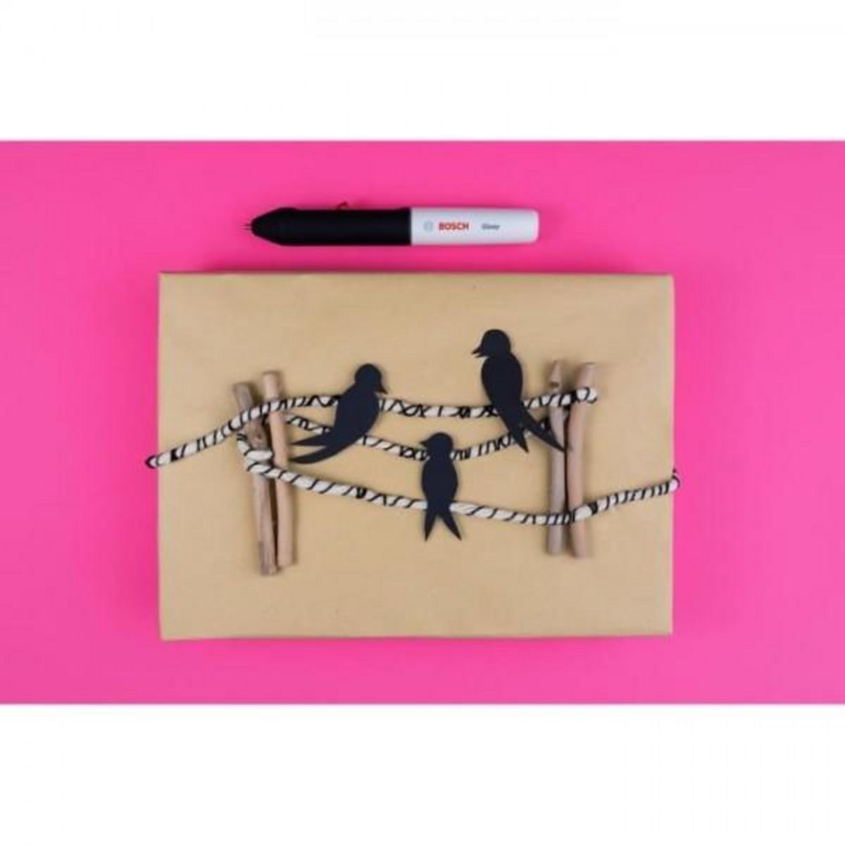 BOSCH Pistolet a colle sans fil Bosch - Gluey Marshmallow (Blanc, avec 20 Bâtonnets de Colle)