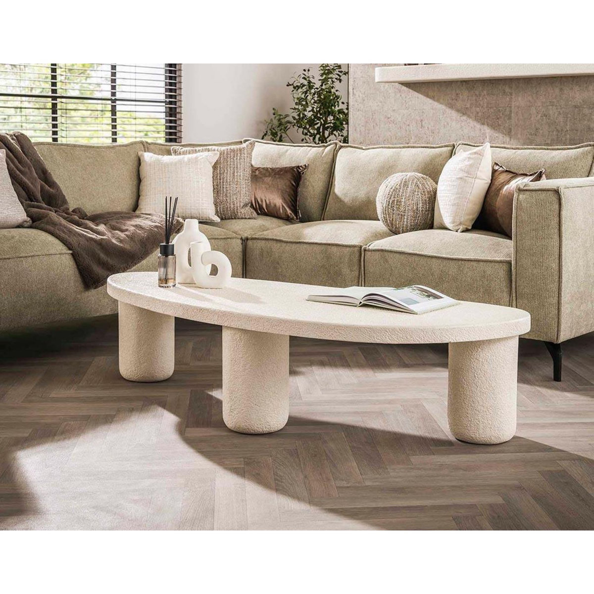 LISA DESIGN Mahara - table basse - finition en marbre composite - 157 cm