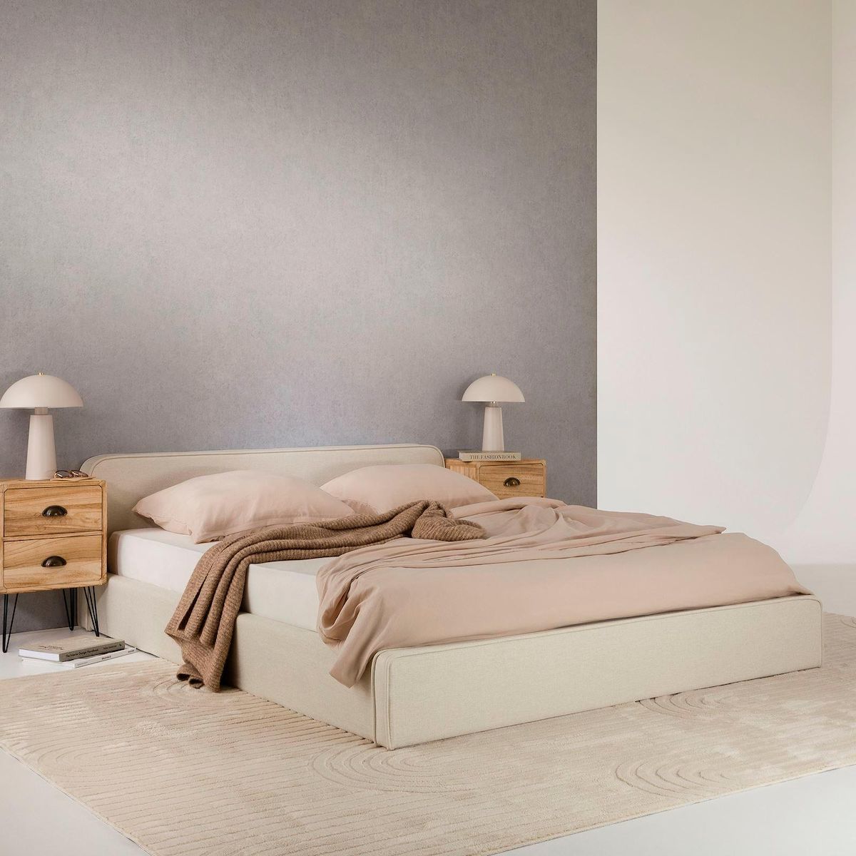 IDIMEX Lit double BELARTI 140 x 190 cm, revêtement en tissu