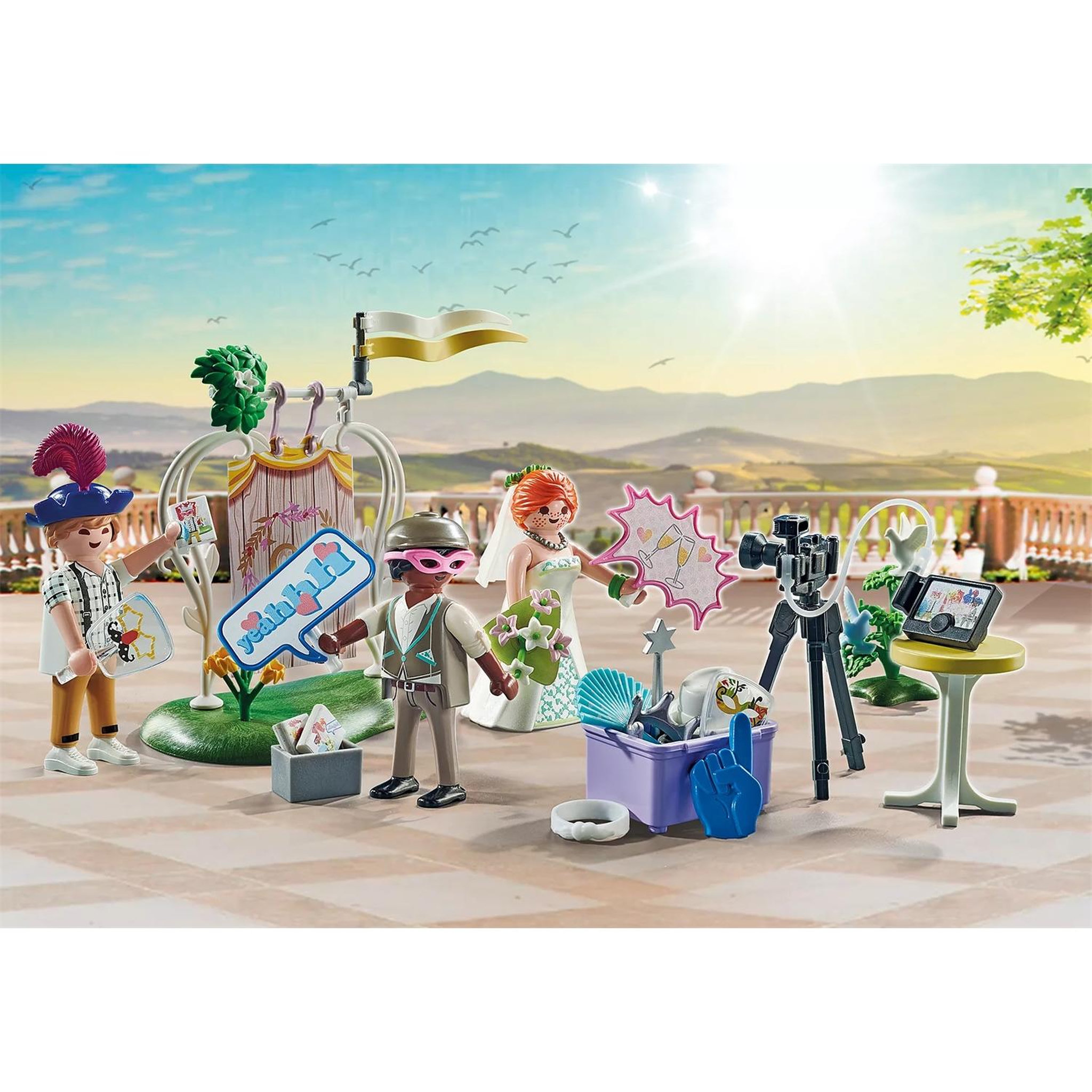 Voir la diapositive 2 : PLAYMOBIL City Life Couple de mariés et appareil photo