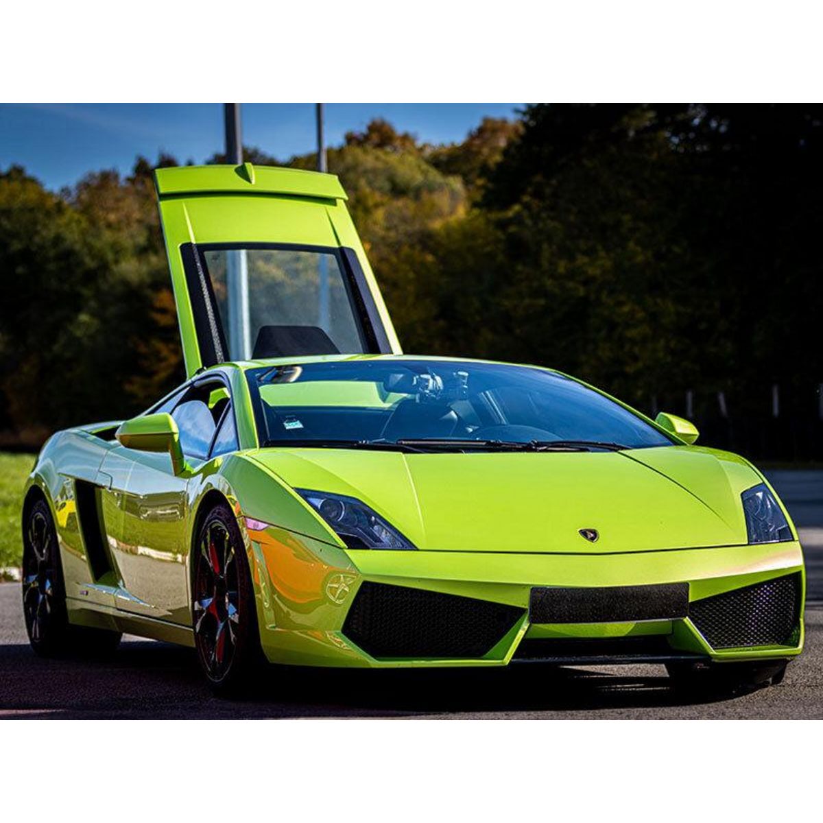 Smartbox Stage de pilotage multivolant : 2 tours en Lamborghini Gallardo et 2 tours en Ferrari 488 sur le circuit de Saint-Laurent-de-Mure - Coffret Cadeau Sport & Aventure