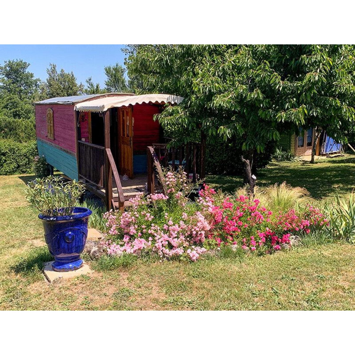 Smartbox Escapade insolite en roulotte ou en yourte près de Valence - Coffret Cadeau Séjour