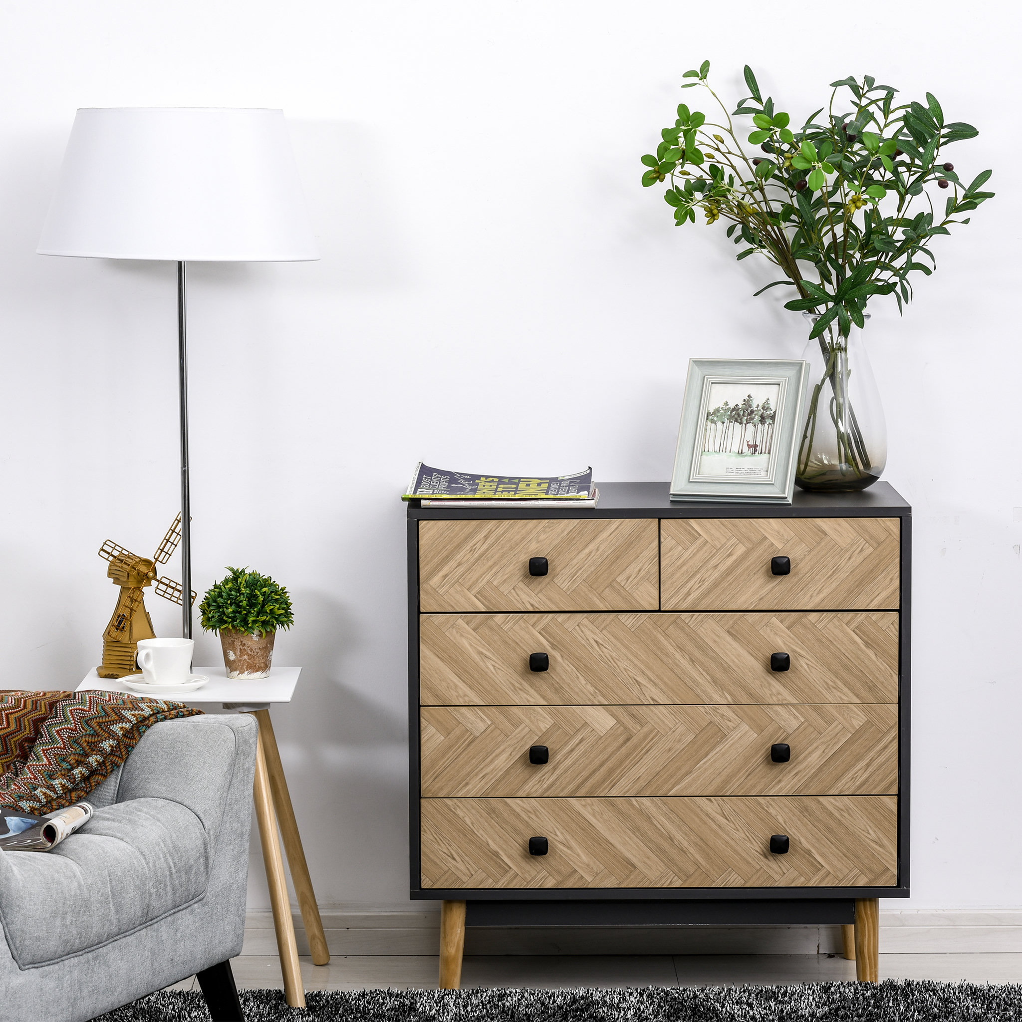 Voir la diapositive 4 : HOMCOM Commode 5 tiroirs design scandinave graphique dim. 80L x 40l x 80H cm panneaux de particules gris foncé chêne clair
