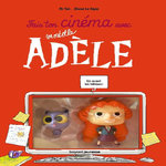 FAIS TON CINEMA AVEC MORTELLE ADELE. AVEC 2 FIGURINES ET 3 DECORS ARTICULES, Mr Tan