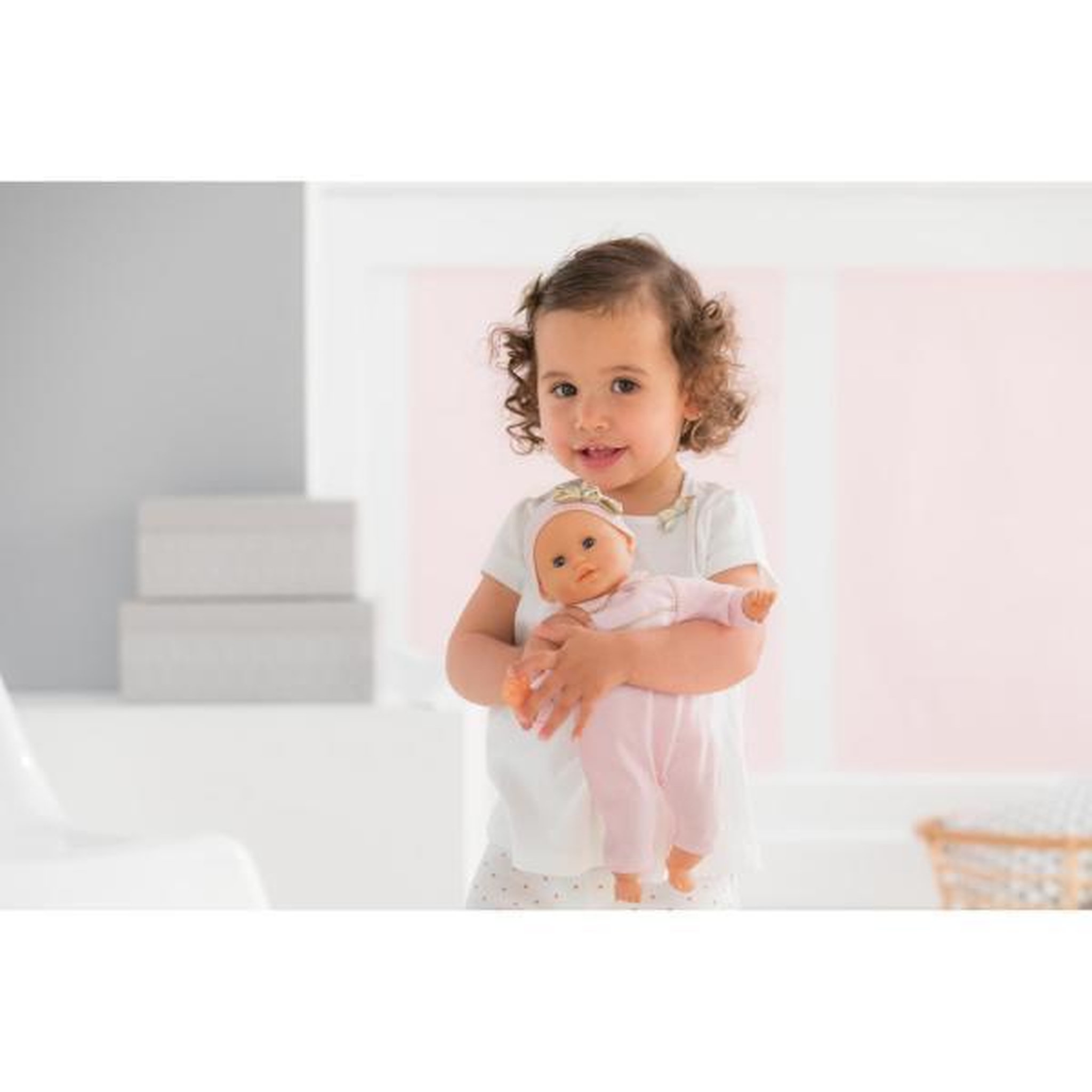 Voir la diapositive 3 : Corolle Mon Premier Poupon COROLLE - Bébé Calin Manon - 30 cm - senteur de vanille - des 18 mois