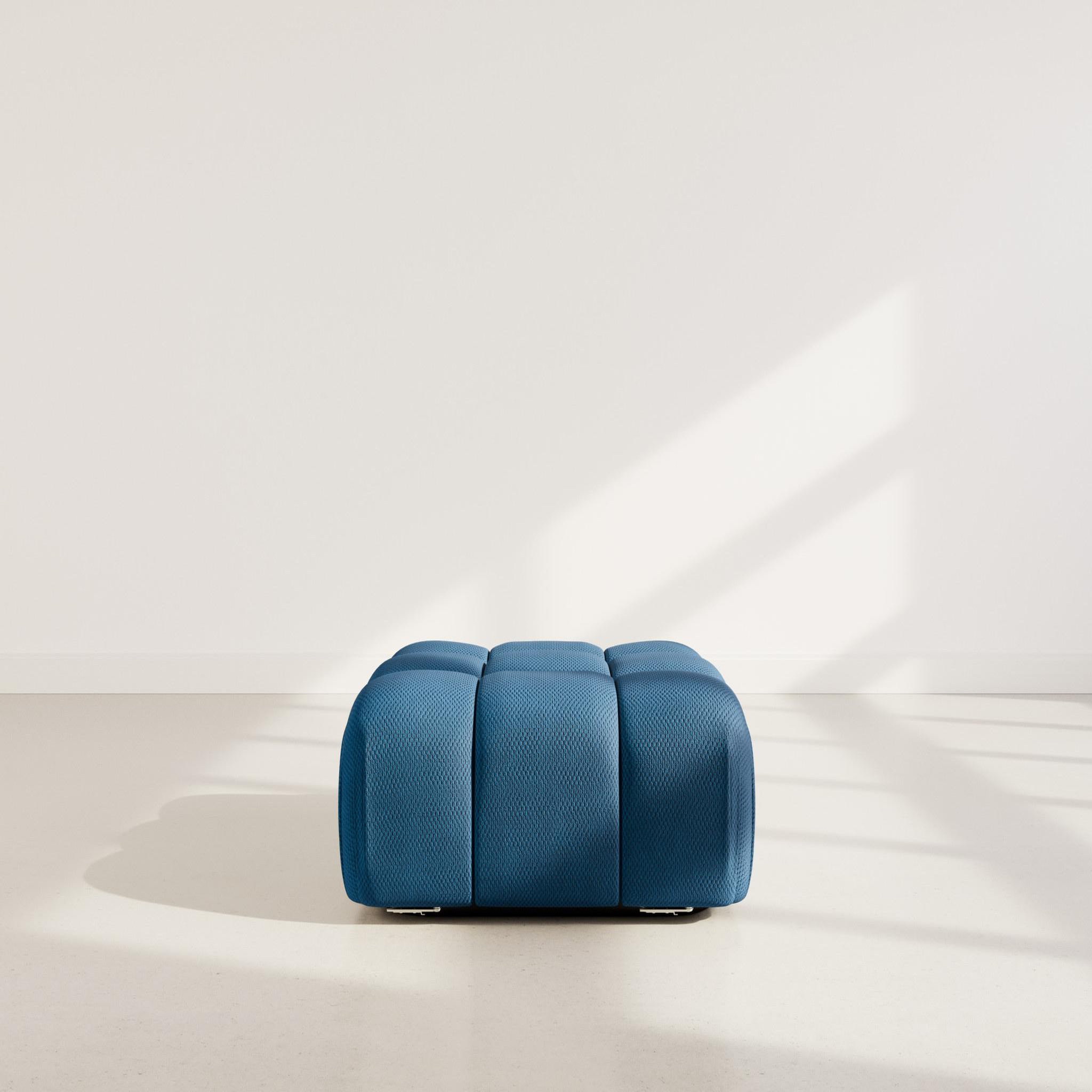 Voir la diapositive 2 : LISA DESIGN Ruby - pouf en velours texturé