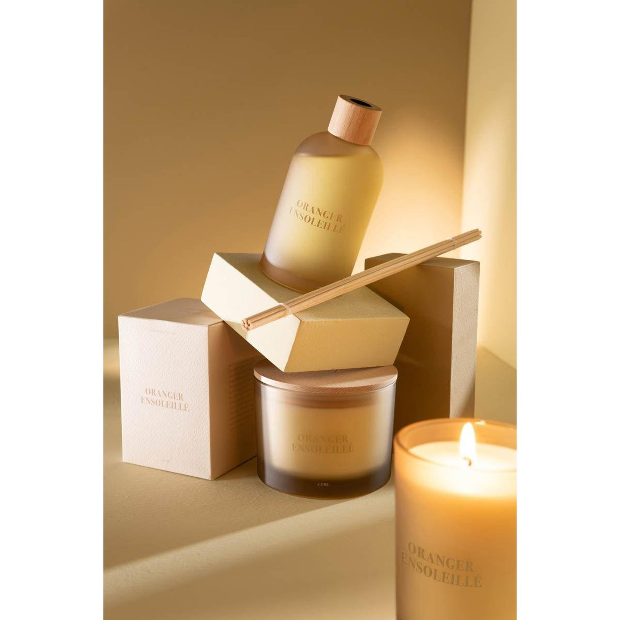 Voir la diapositive 6 : J-LINE Diffuseur de parfum  accords essentiels  250ml oranger ensoleillé