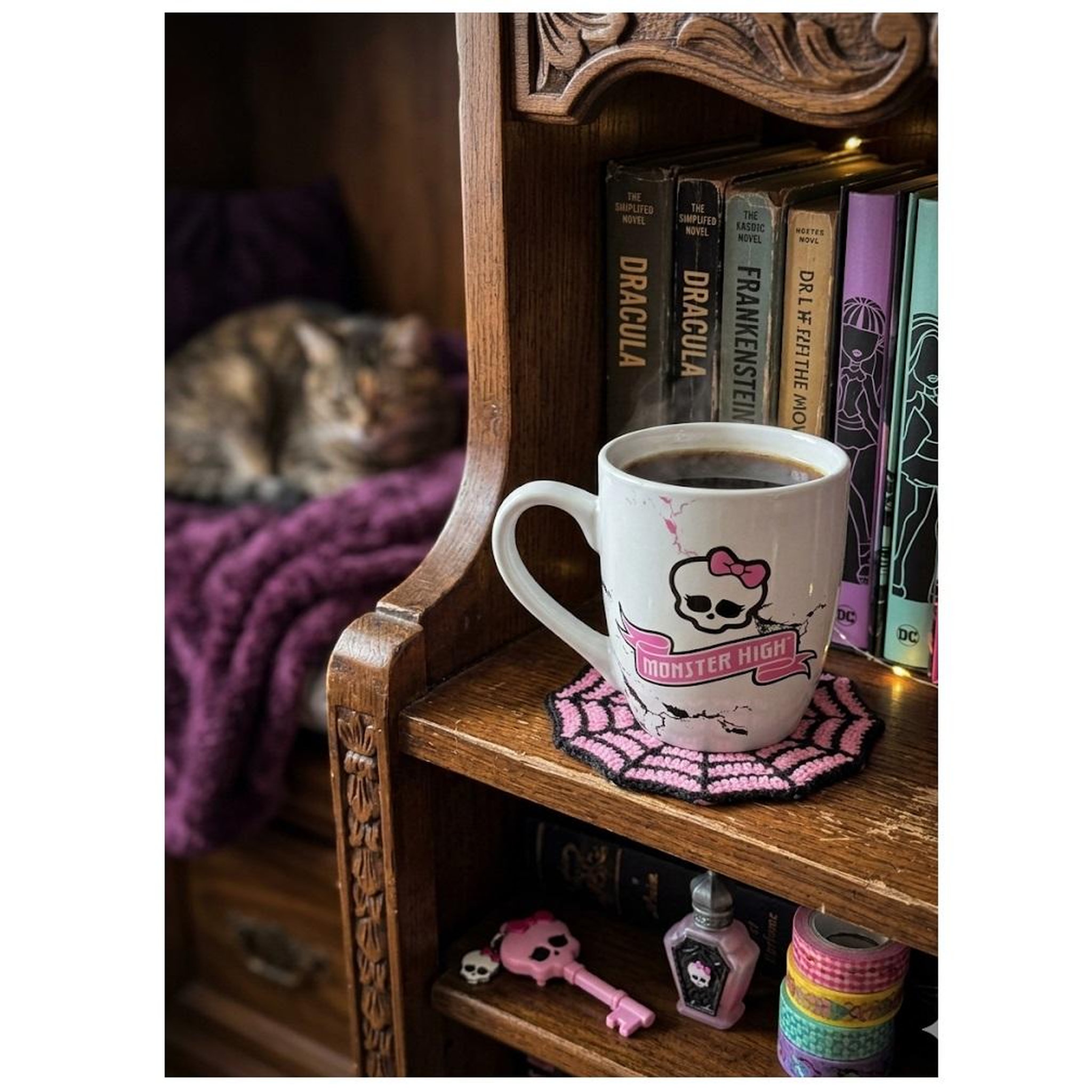Voir la diapositive 5 : Eden Mug en porcelaine ovale monster high 10 cm