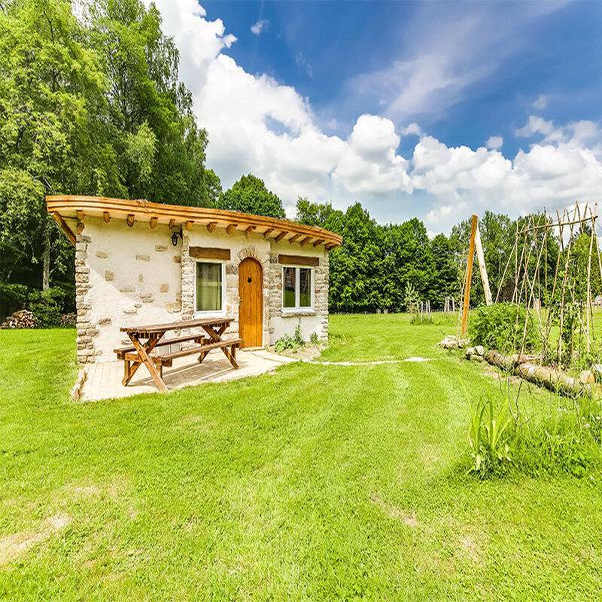 Voir la diapositive 3 : Smartbox Escapade insolite dans les vosges : 2 jours en cabane pour toute la famille - coffret cadeau séjour