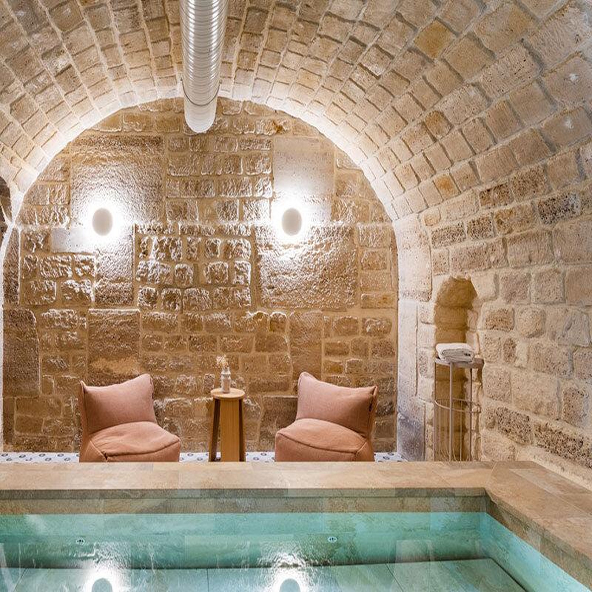 Voir la diapositive 4 : Smartbox 2 jours à Paris en hôtel 4* en chambre supérieure avec cocktail et accès au spa - Coffret Cadeau Séjour