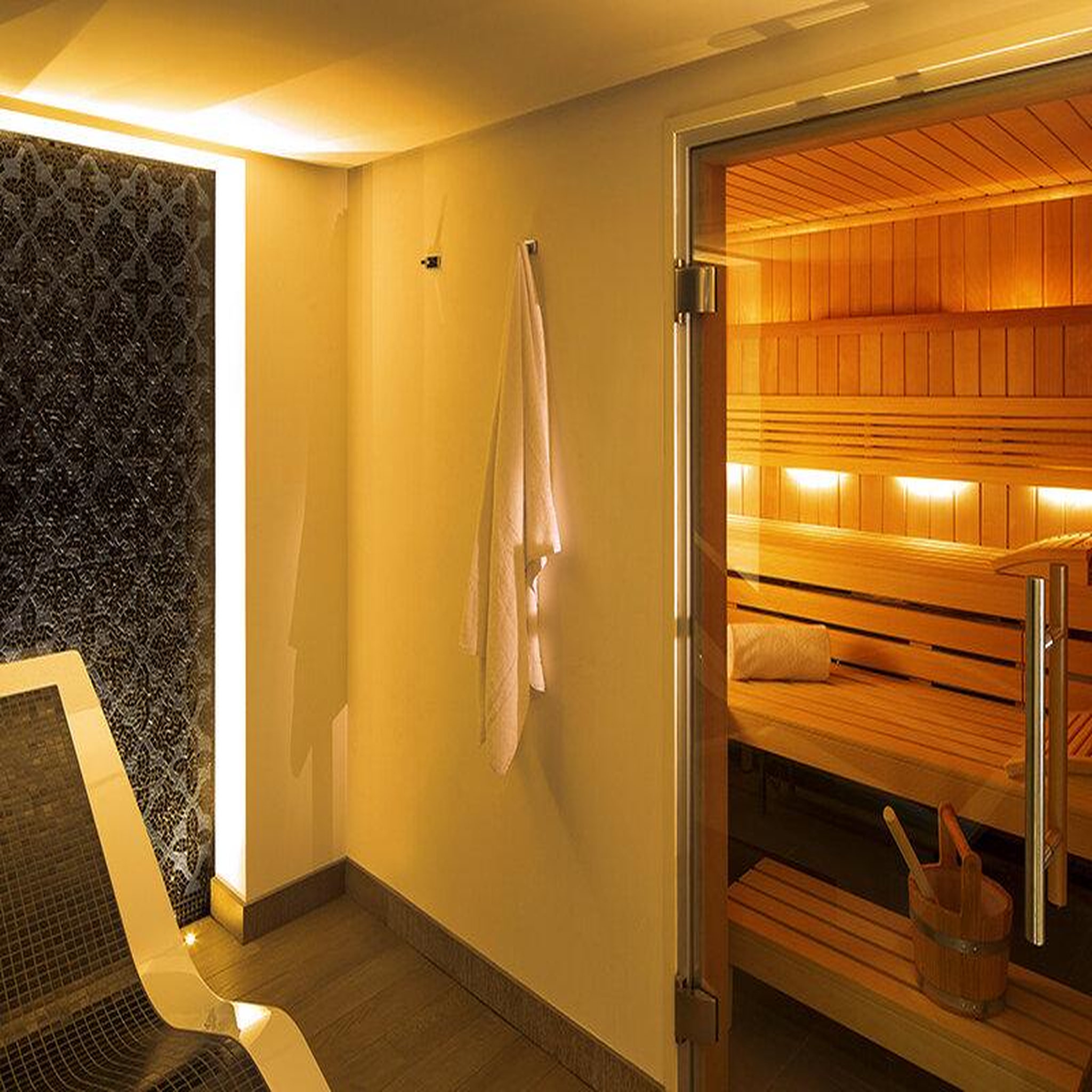 Voir la diapositive 5 : Smartbox 2 jours en hôtel 4* à strasbourg avec accès libre à l'espace détente - coffret cadeau séjour