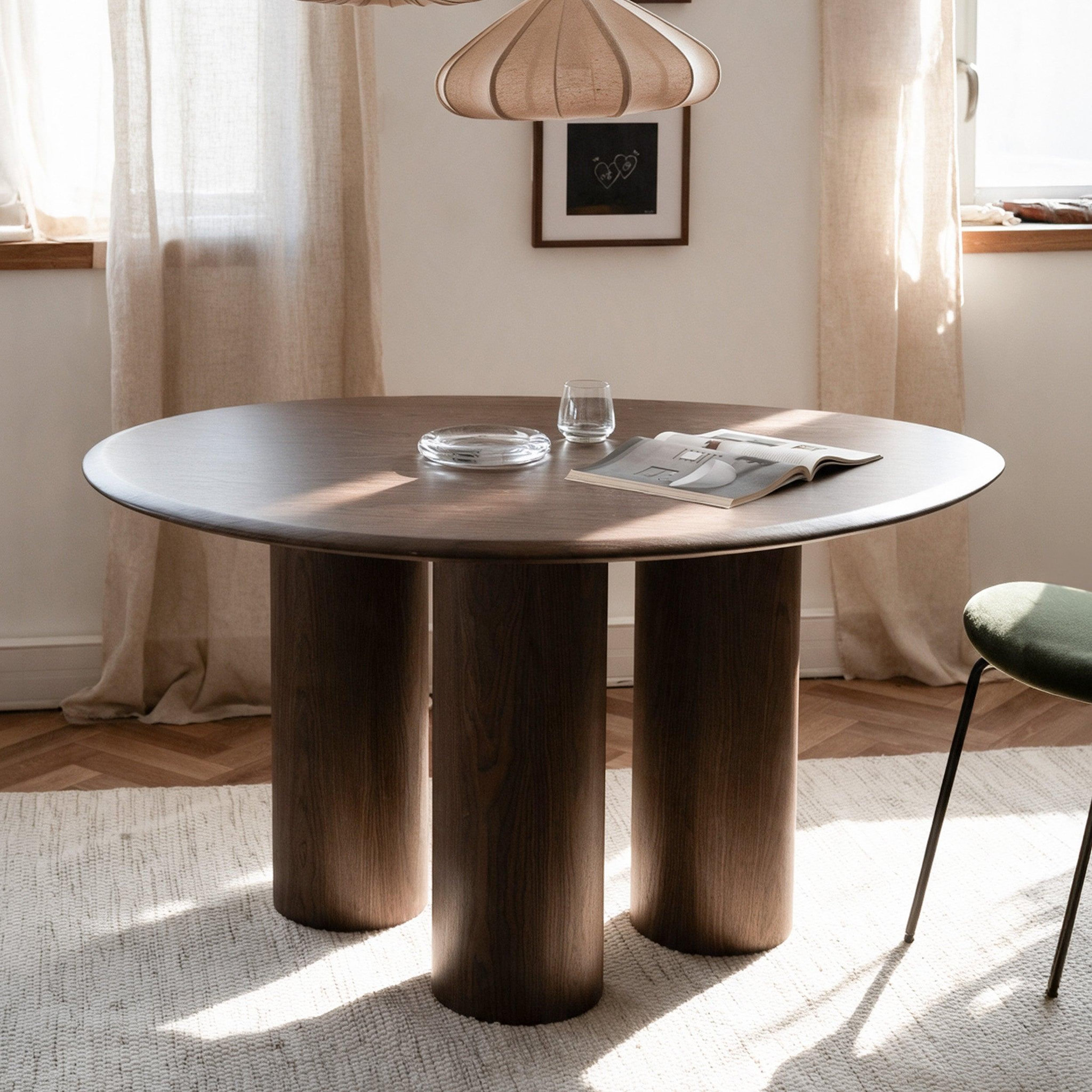 Voir la diapositive 2 : MAISON PAVANE Table organique en placage noyer, 6 personnes-Aya