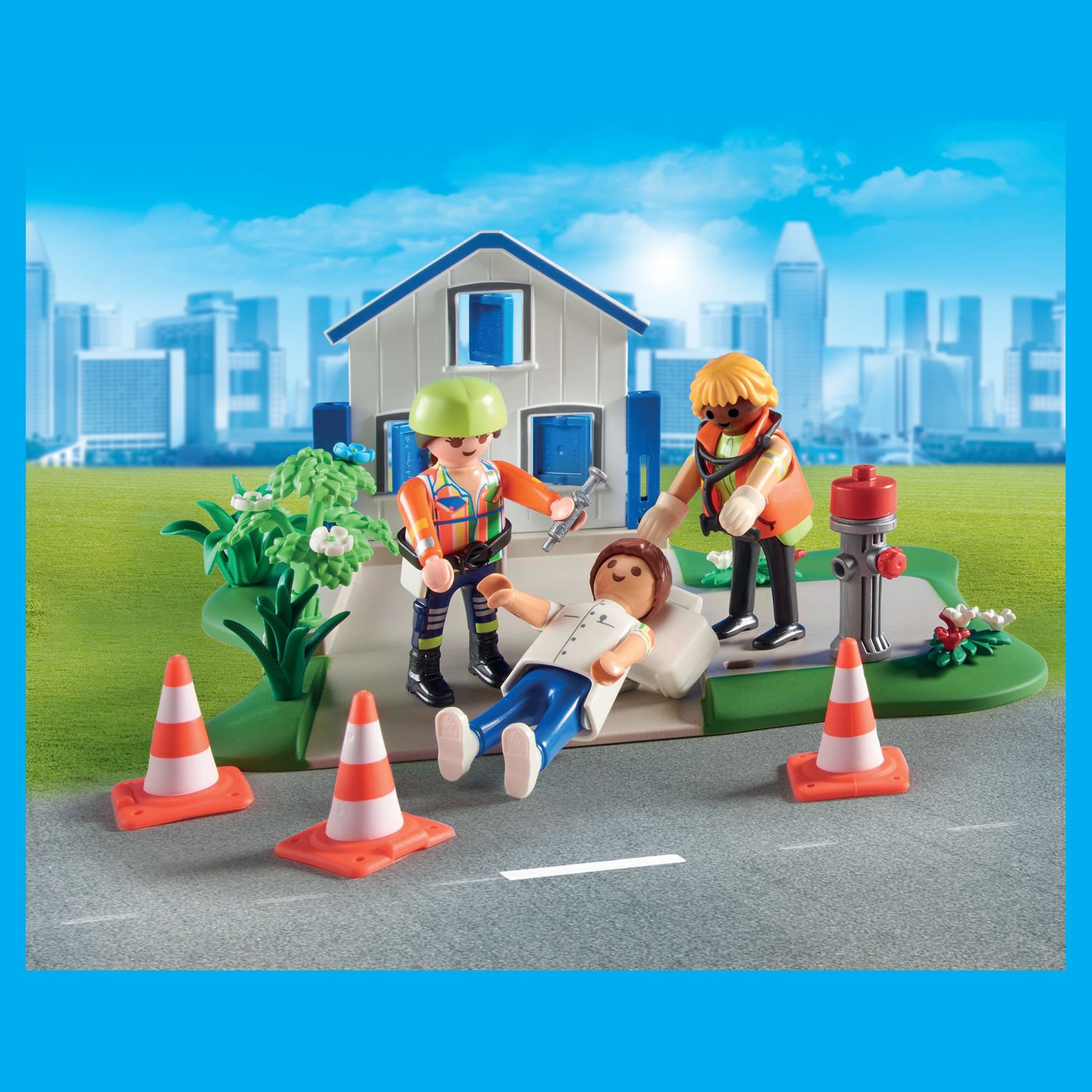 Voir la diapositive 4 : PLAYMOBIL 70980 My Figures : Les secouristes