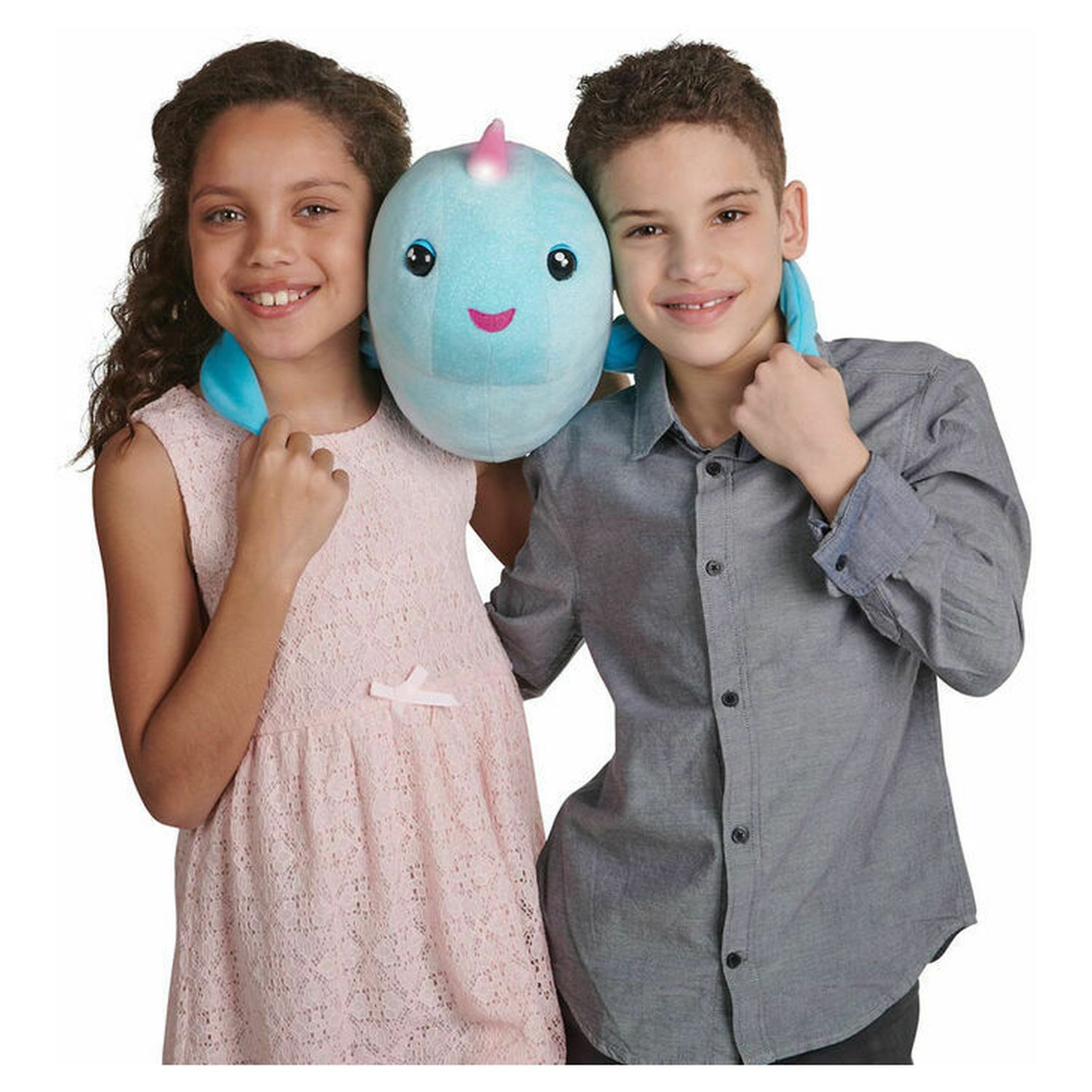 Voir la diapositive 6 : Fingerlings Hugs - Narval Nikki