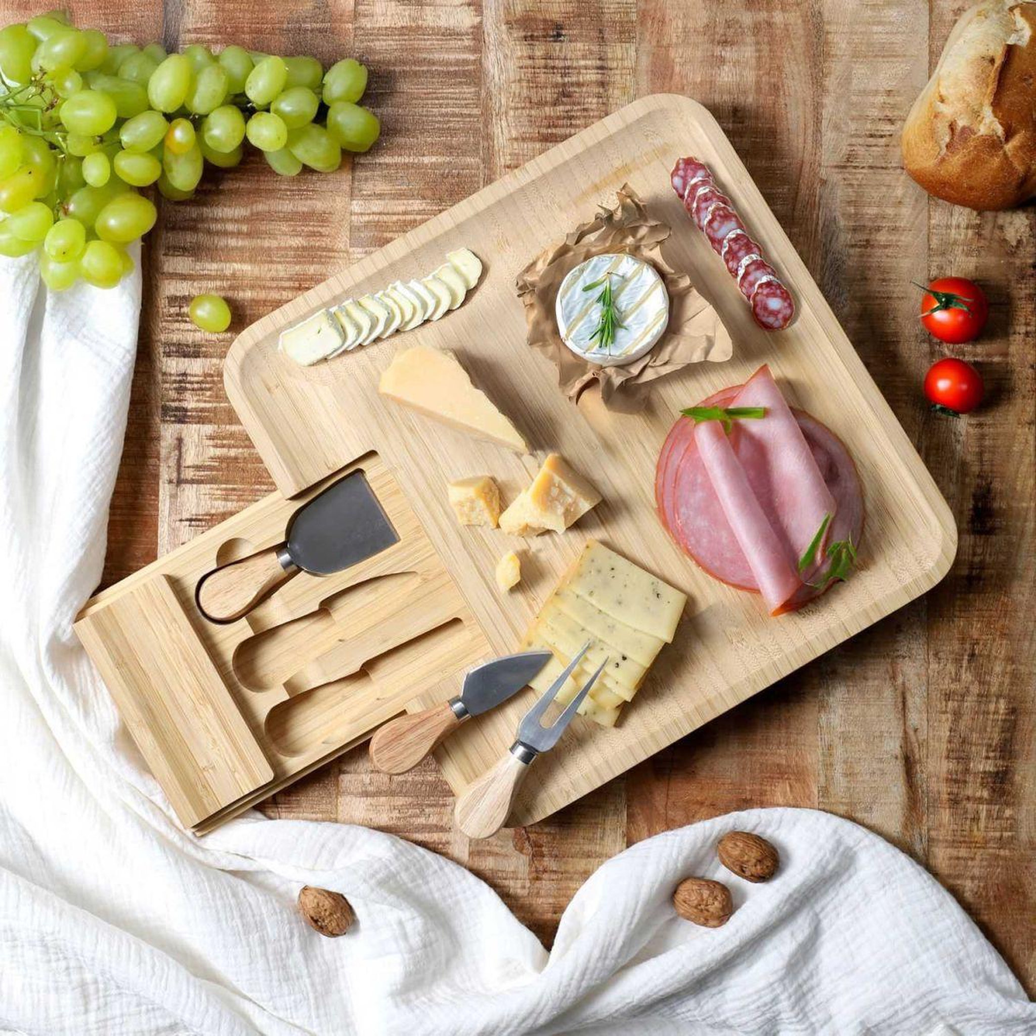 Voir la diapositive 6 : COOK CONCEPT Planche apéro en bambou  la table des amis  33cm naturel