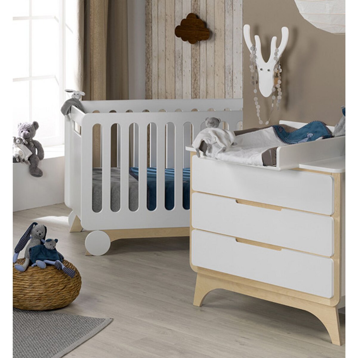 Ensemble lit bébé 70 x 140 cm évolutif + commode PRATIC