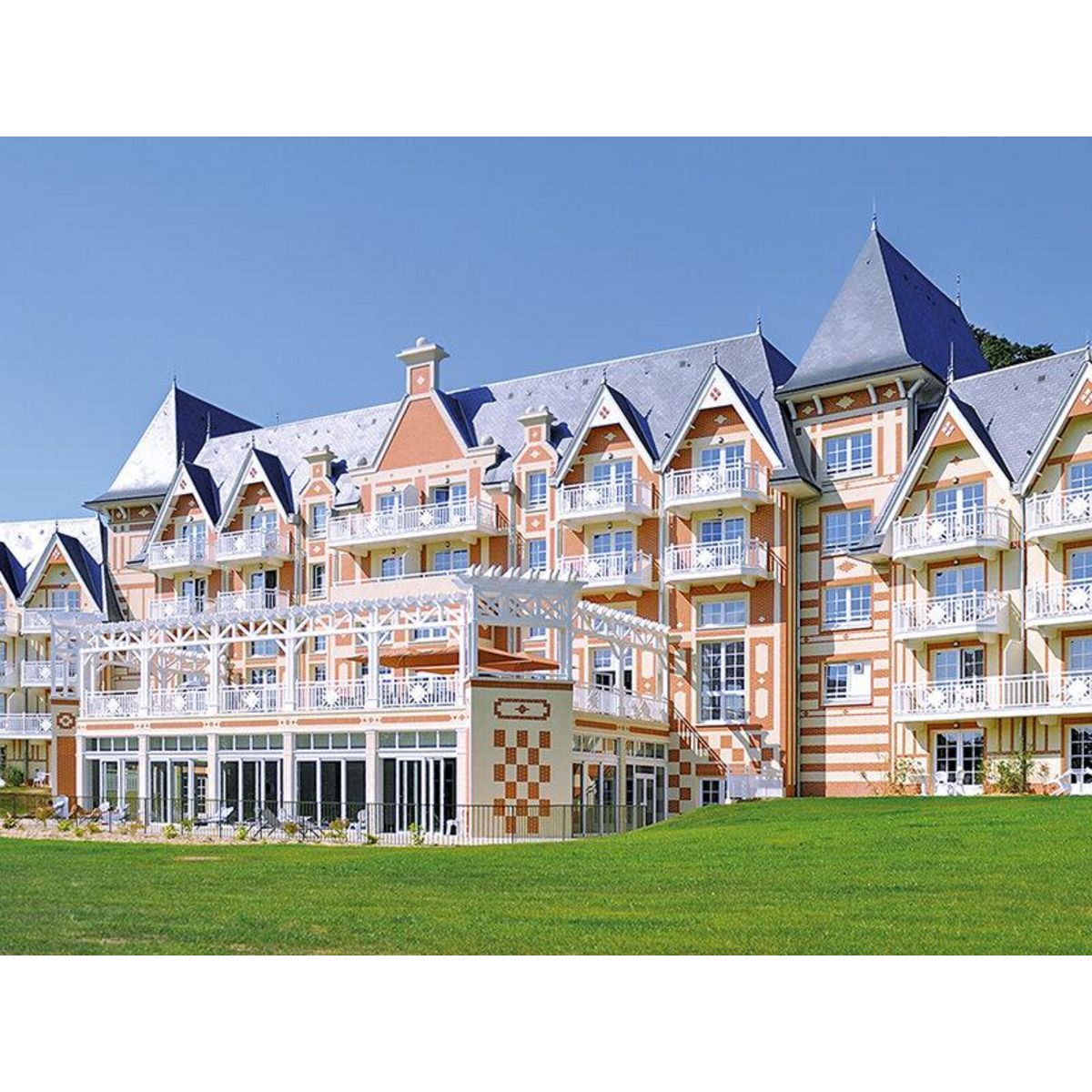 Smartbox Parenthèse bien-être dans un centre thermal avec accès au spa, parcours détente et soins - Coffret Cadeau Bien-être