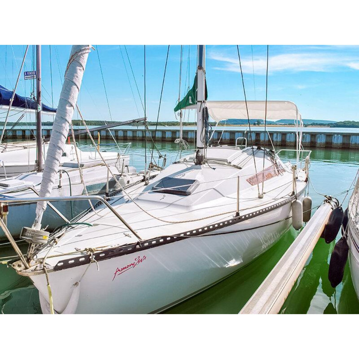 Smartbox Séjour insolite de 4 jours sur un voilier avec vin offert, sur un lac près de Metz - Coffret Cadeau Séjour