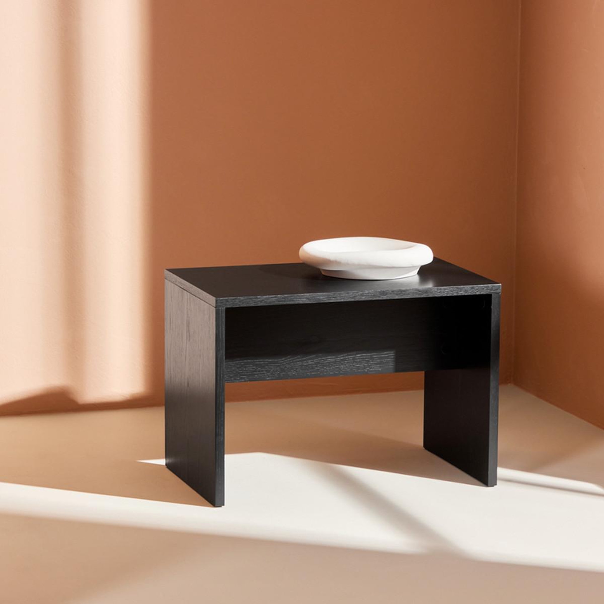 Voir la diapositive 5 : Paris Prix Table d'appoint  juni  58cm noir