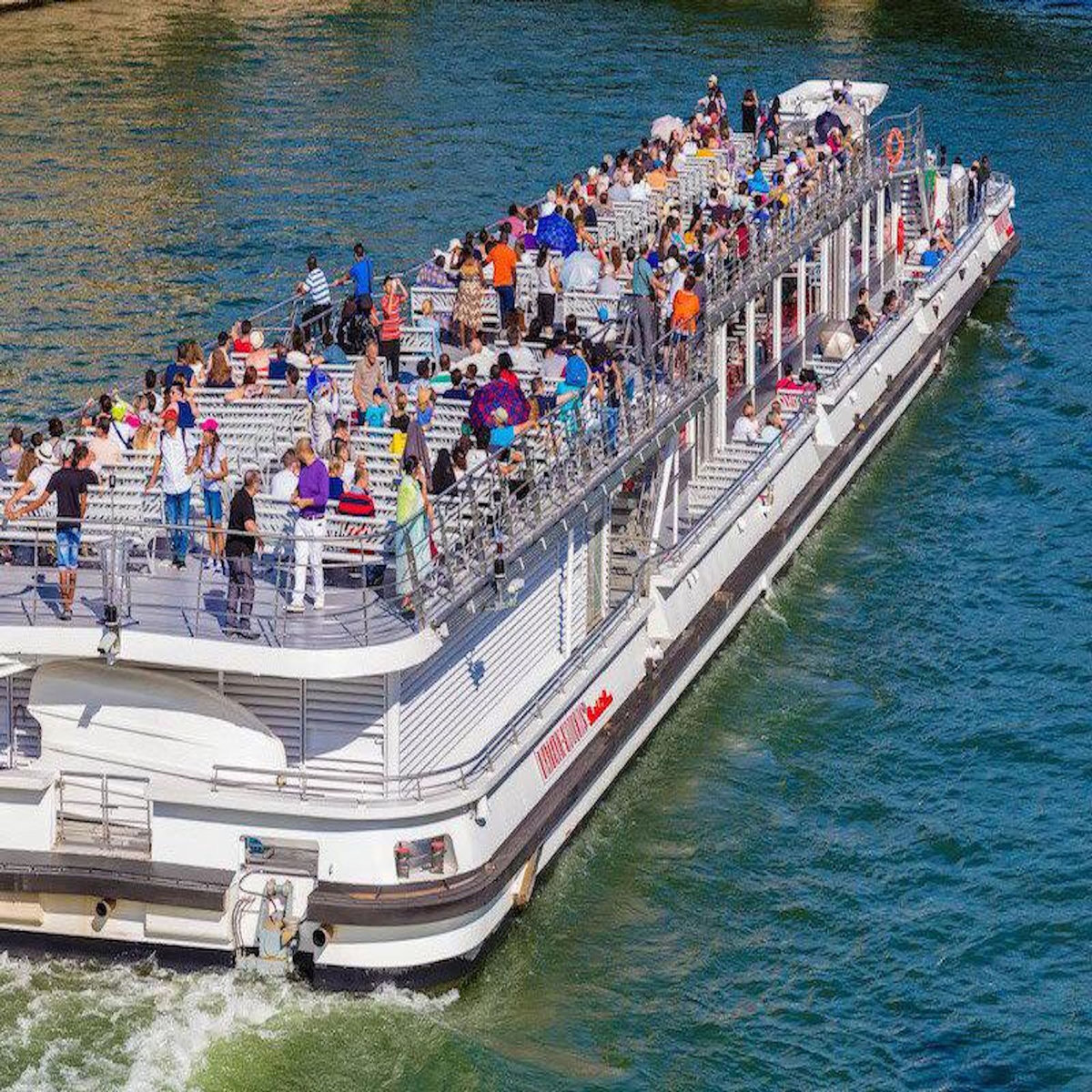 Smartbox Croisière sur la Seine en bateau-mouche en famille pour 2 adultes et 2 enfants - Coffret Cadeau Sport & Aventure