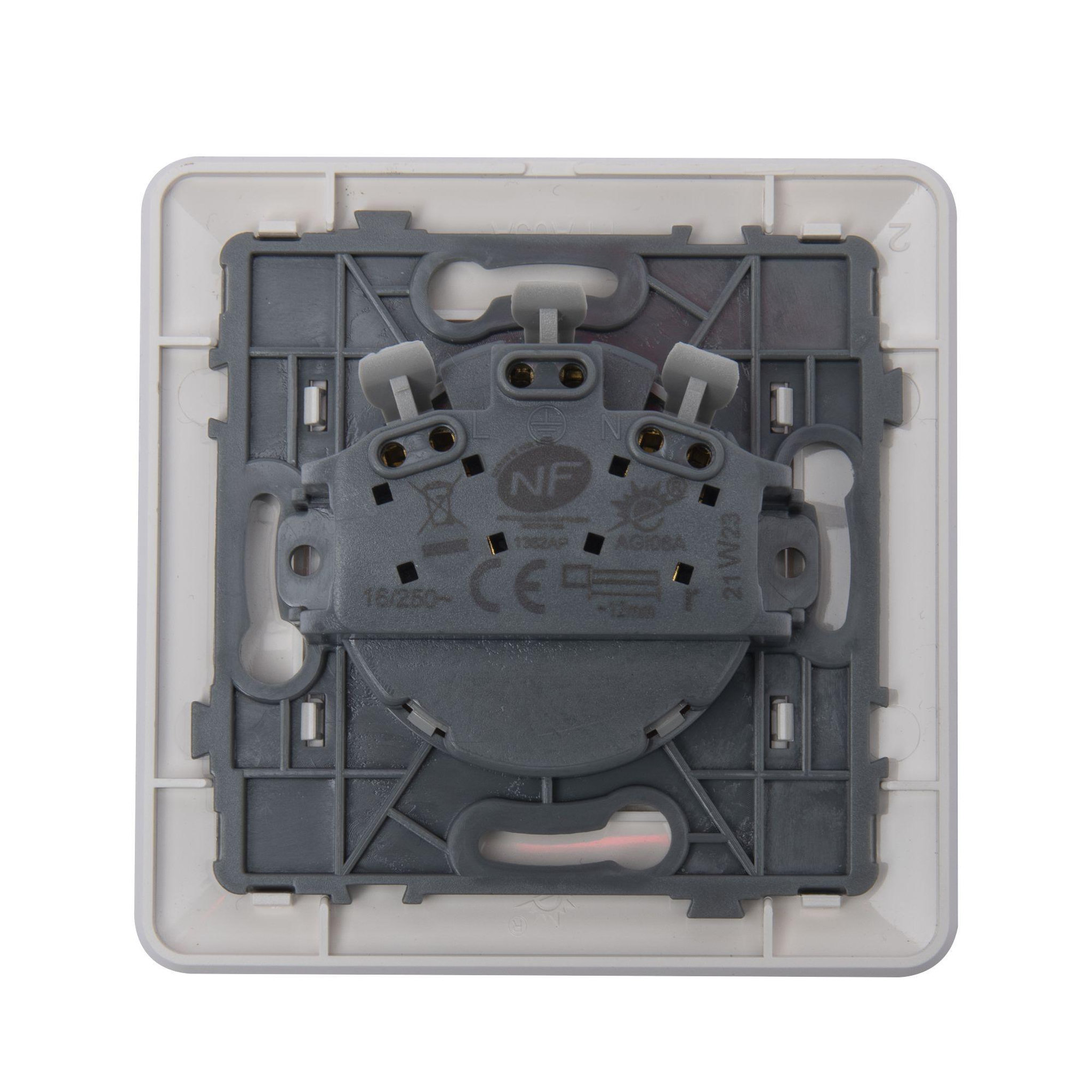 Voir la diapositive 3 : ZENITECH Prise 2 pôles + Terre 16A simple Blanc - Artezo