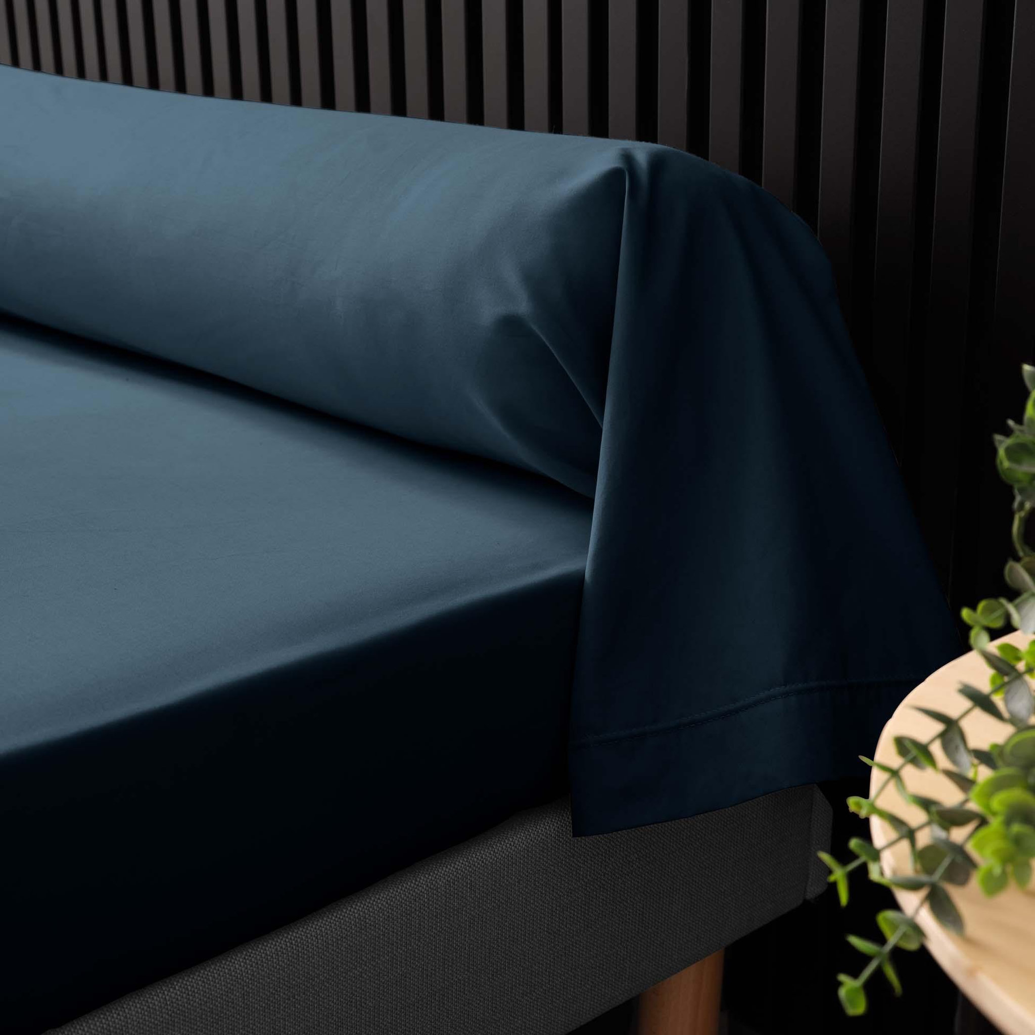 Voir la diapositive 2 : Eden Taie de traversin 85 x 185 cm Percale de coton bleu nuit
