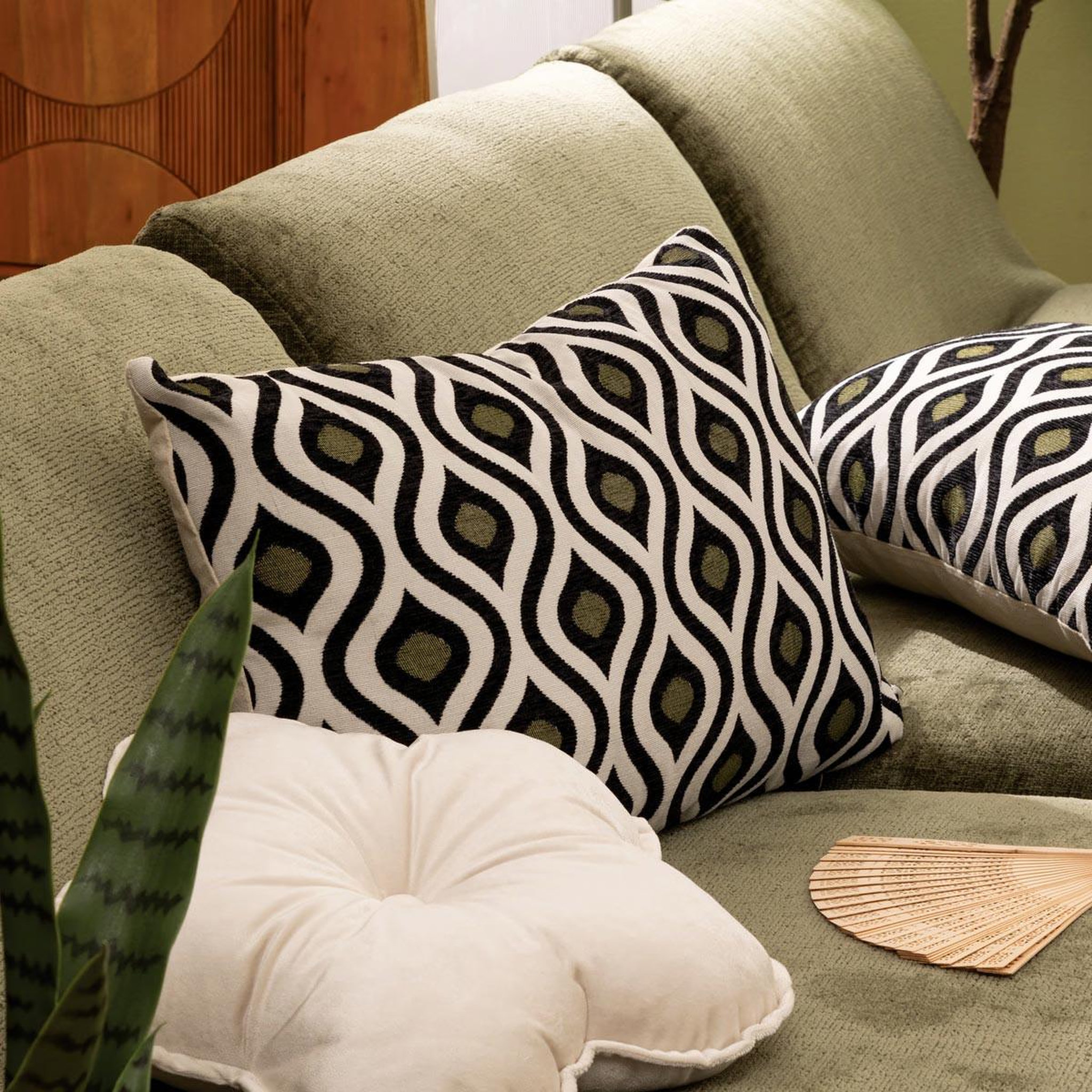 Voir la diapositive 5 : ATMOSPHERA Coussin déco jacquard  twisted lime  38x58cm multicolore