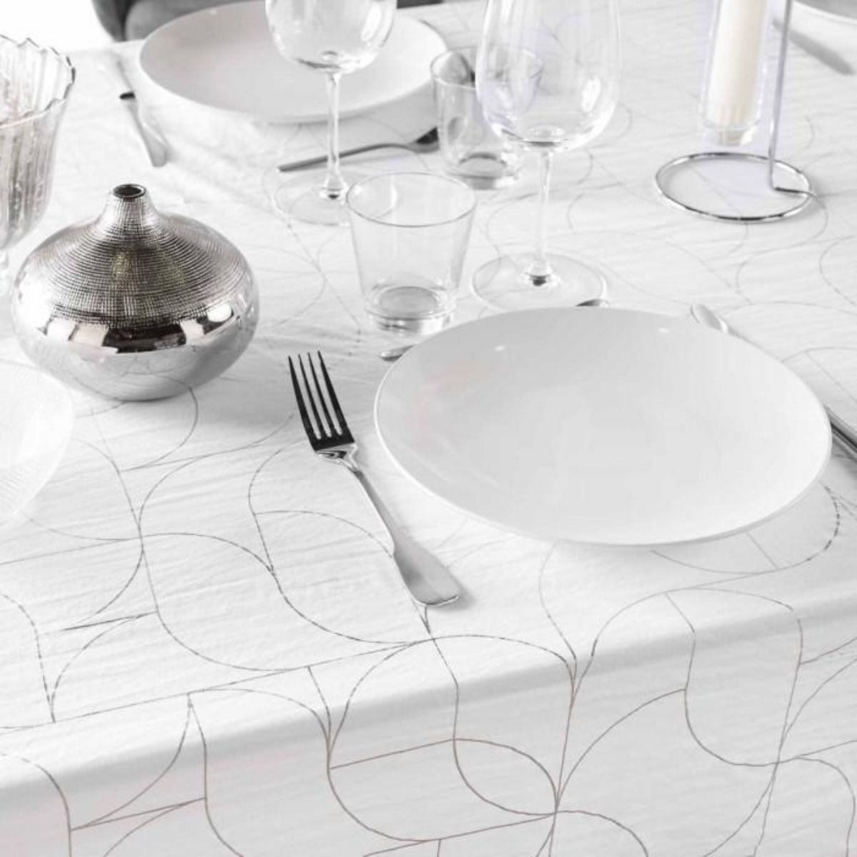 Paris Prix Nappe Antitache  Louxor  140x240cm Blanc & Argent