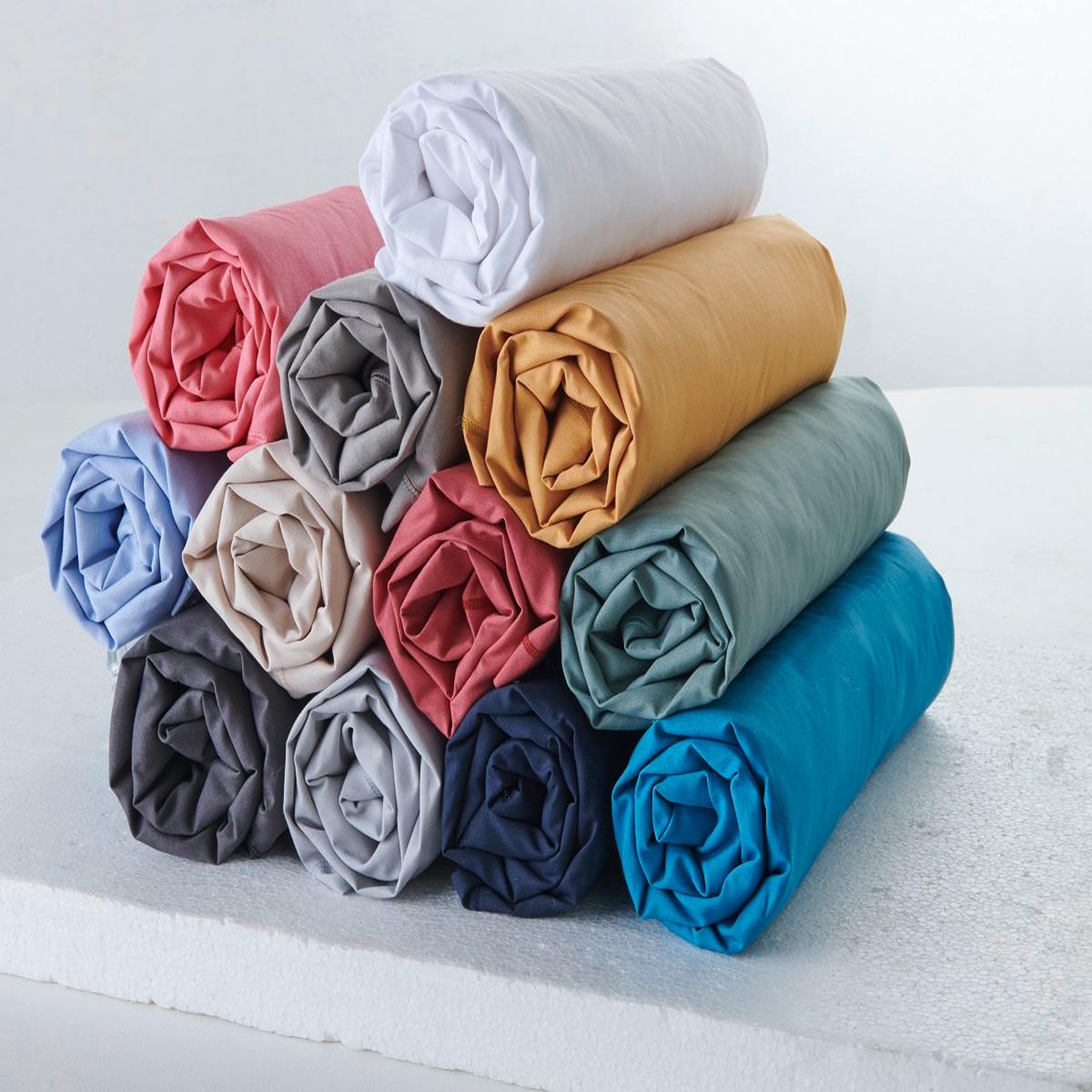 Voir la diapositive 2 : ACTUEL Drap housse uni en coton 57 fils - collection permanente