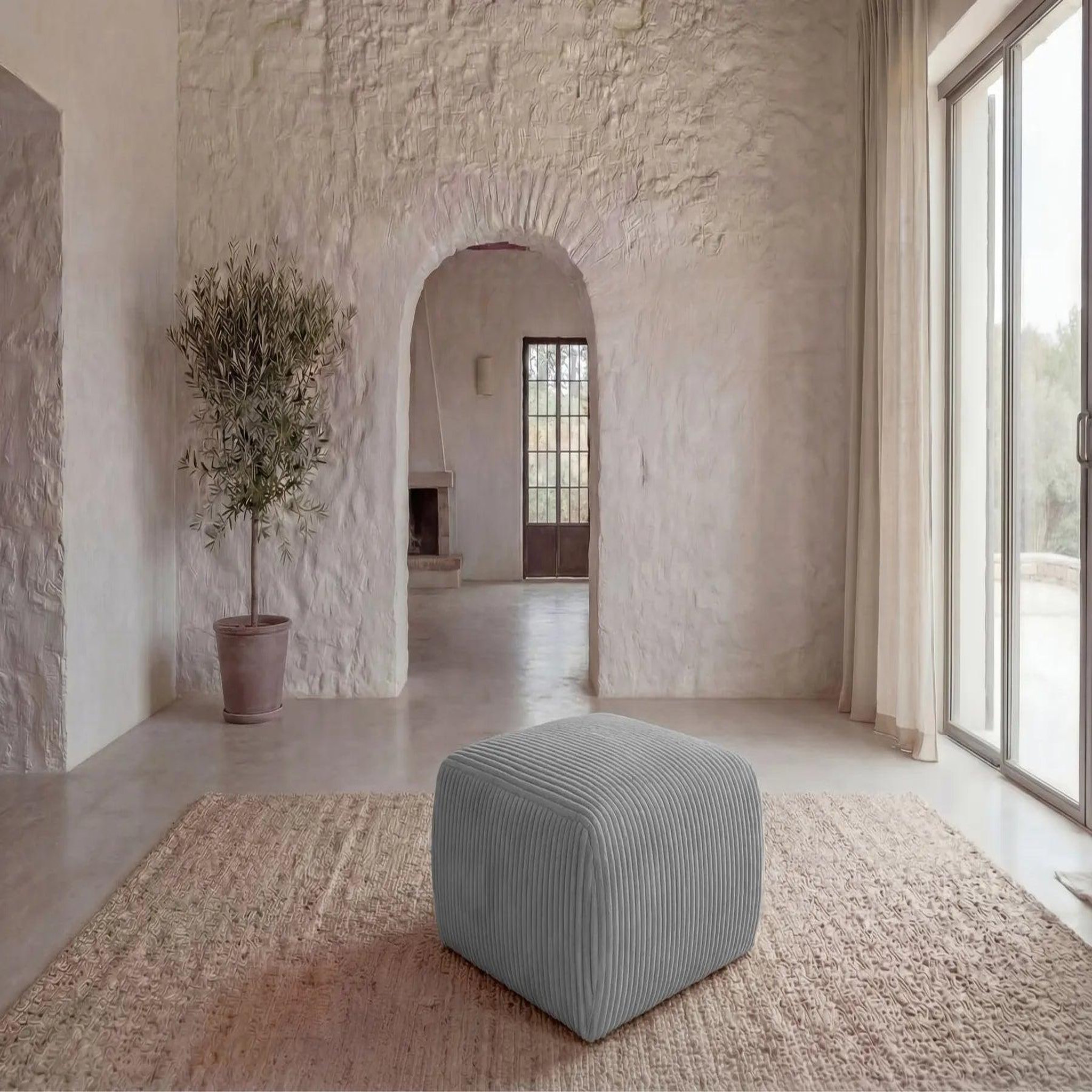 Voir la diapositive 2 : CASANOVA PARIS Elio - pouf velours côtelé