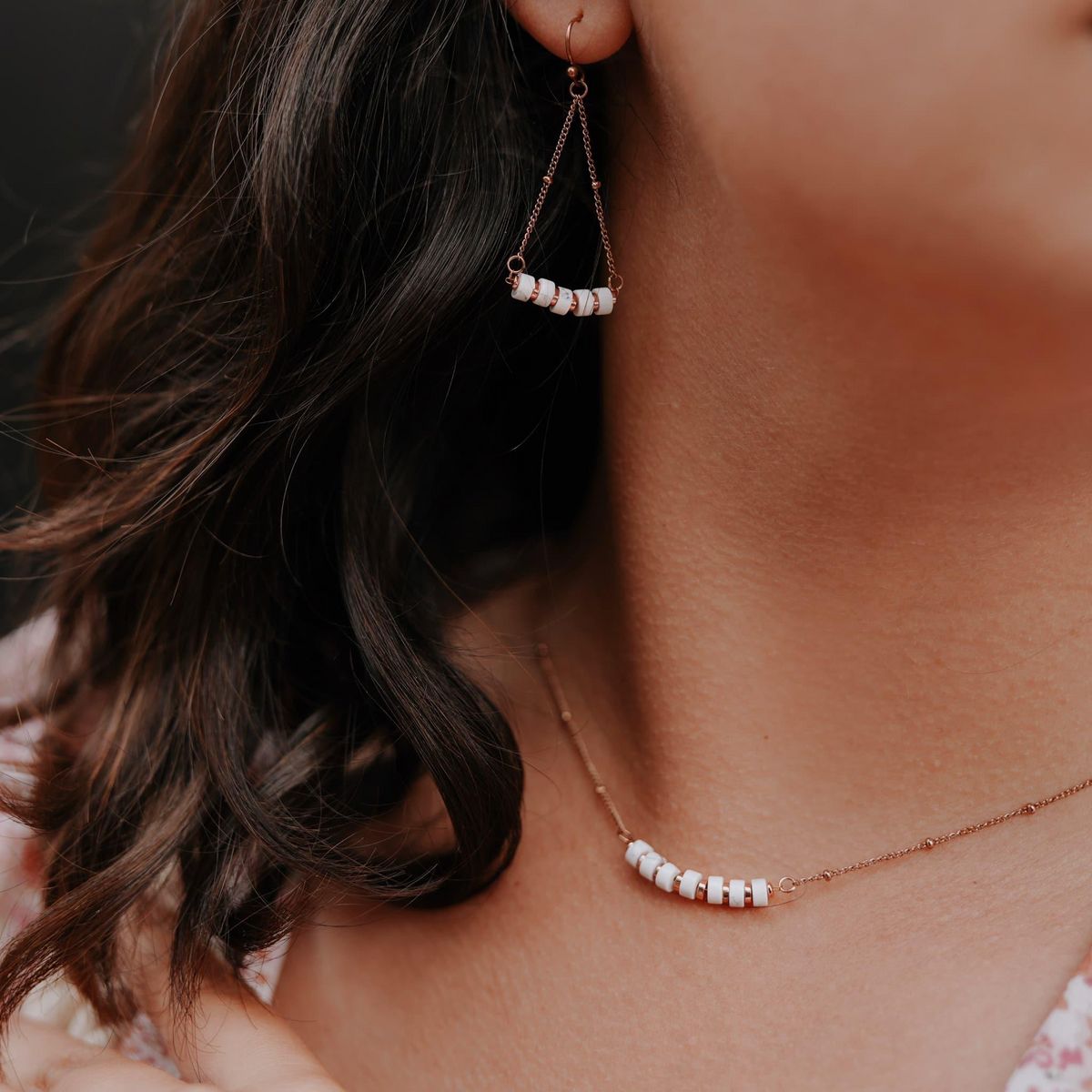 SLOYA Collier Piana en pierres Howlite