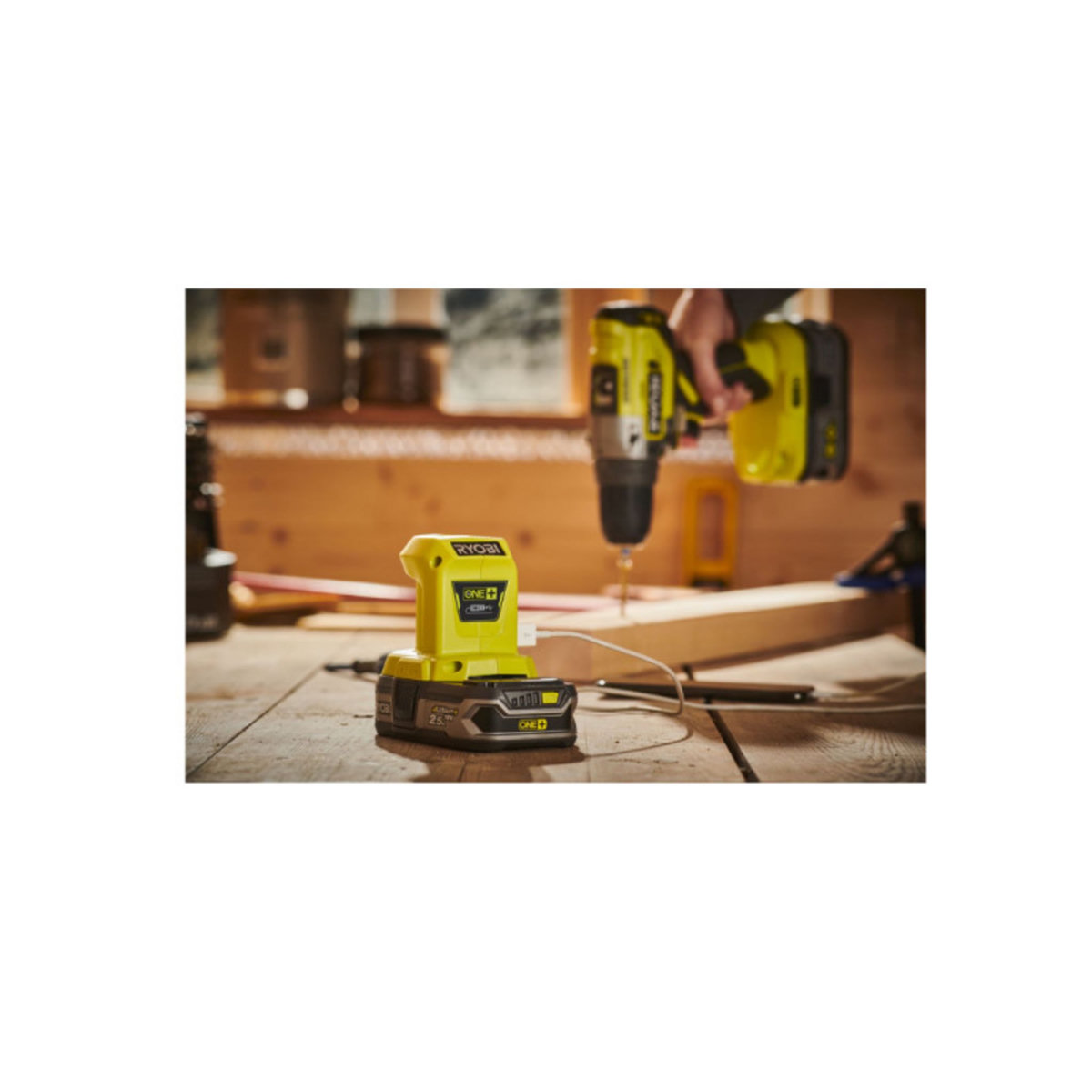 Ryobi Chargeur USB RYOBI 18V One+ - 2 ports USB - R18USB-0