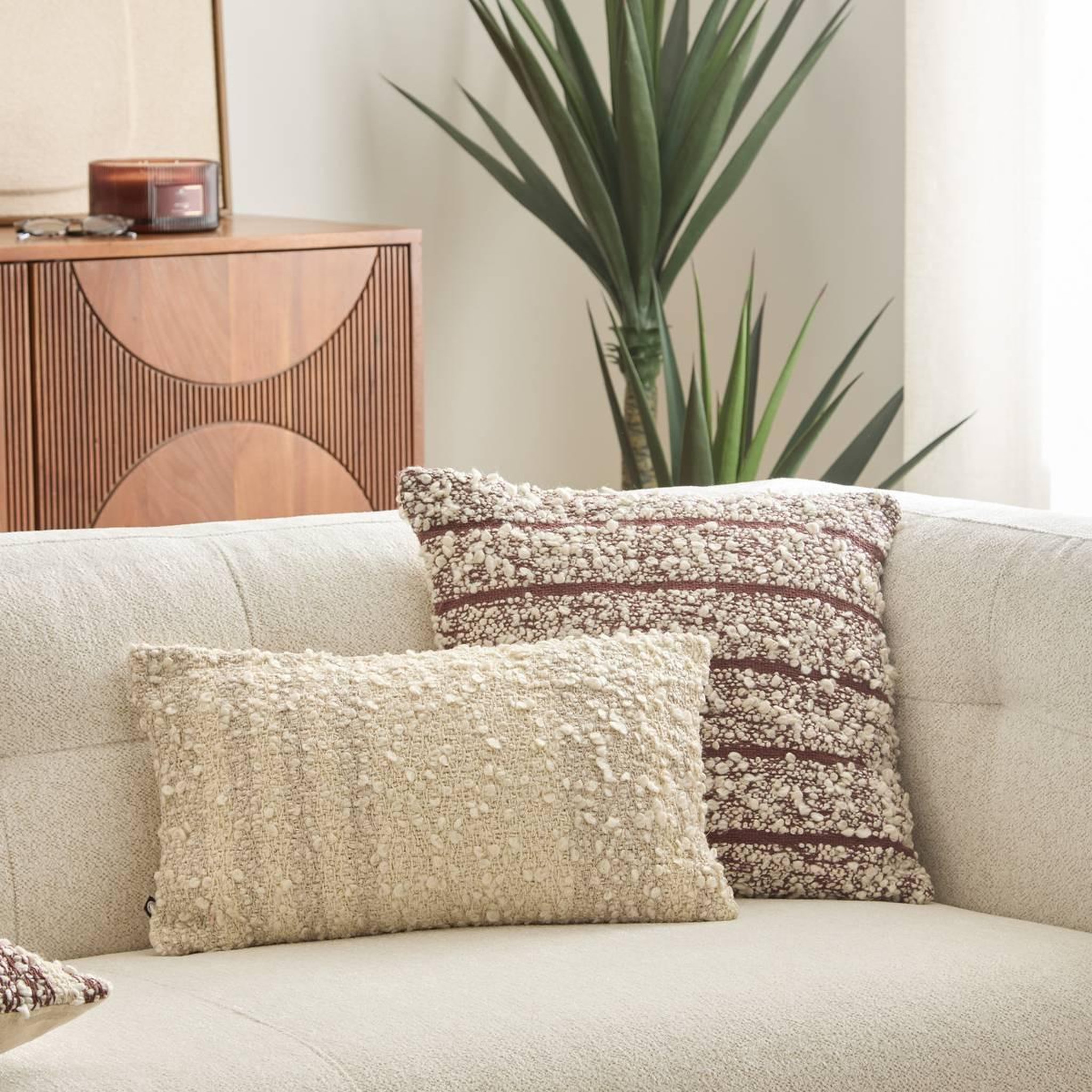 Voir la diapositive 5 : ATMOSPHERA Coussin déco bouclette  beryl  30x50cm beige lin